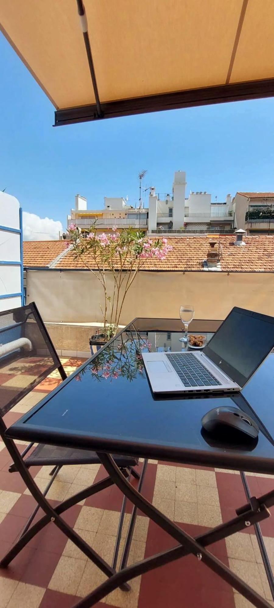 With Large Terrace Sea View 4th Floor Apartment Nice