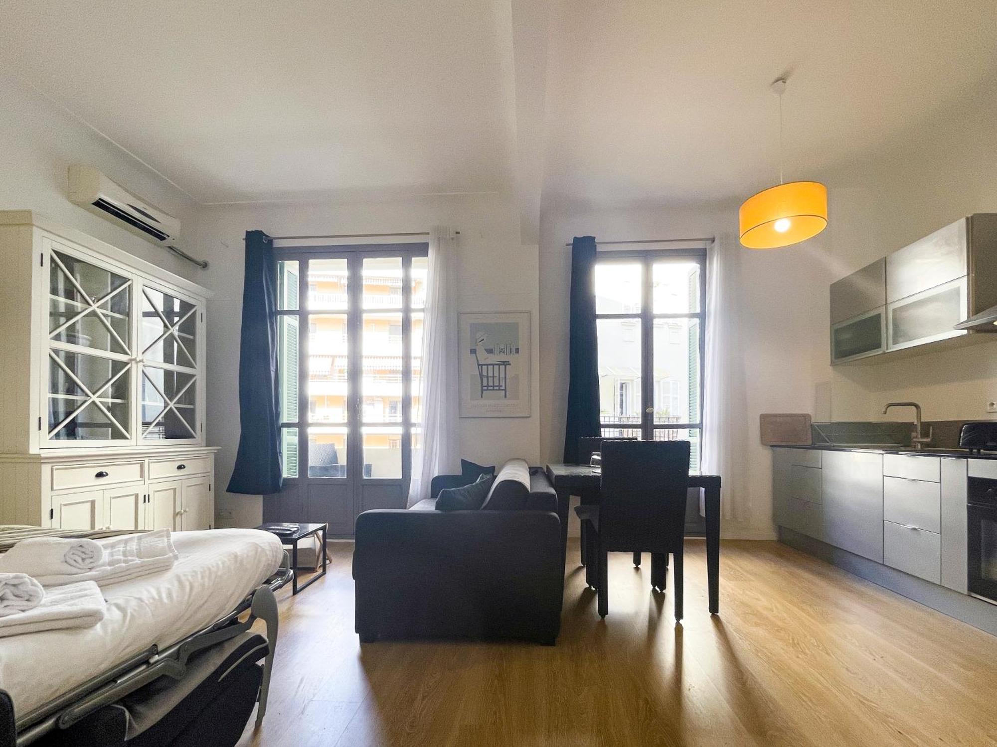 Apartment Le Comte De 2 Pers Ac Wifi Nice