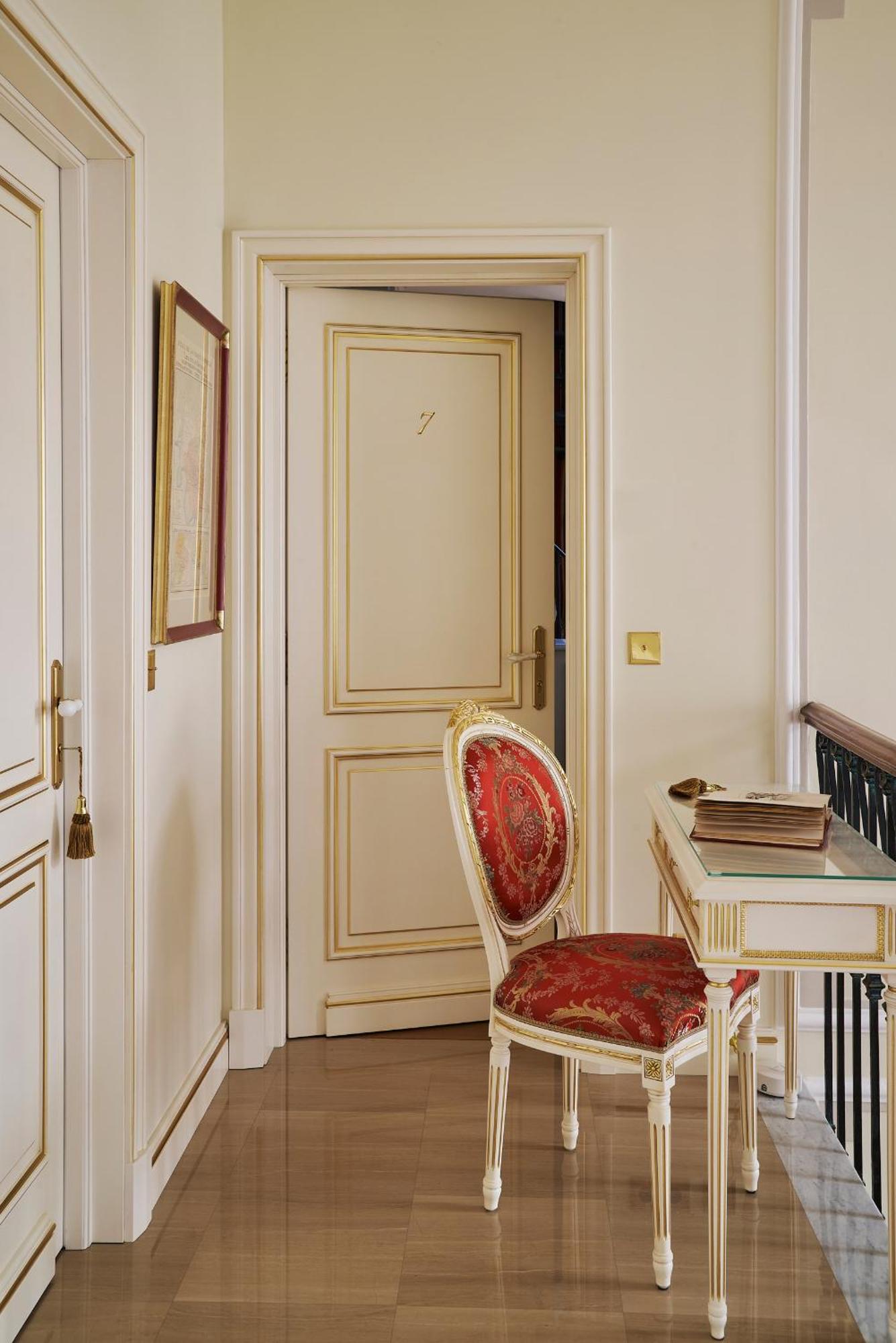 Maison Des Barons Aparthotel 4*