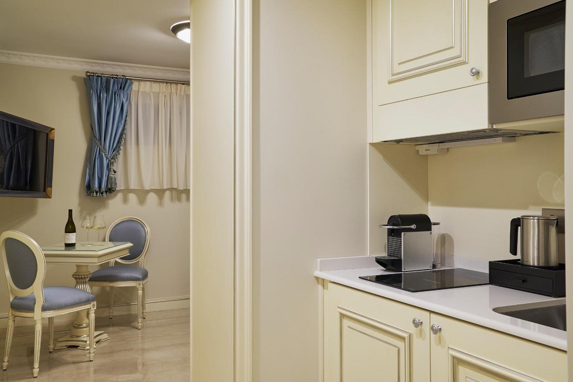 Maison Des Barons 4* Nice