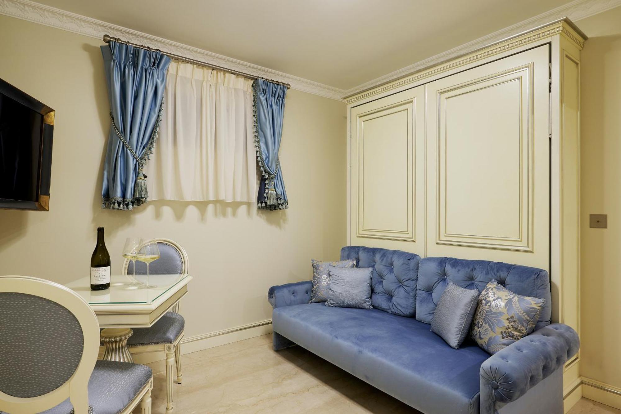 Maison Des Barons 4* Nice