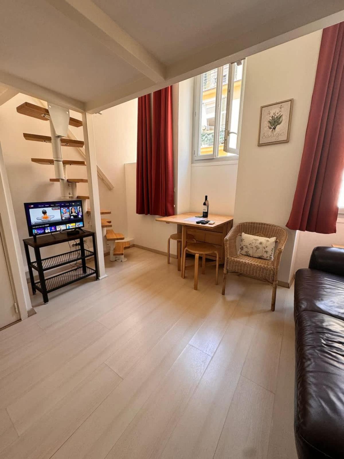 Tranquil With Mezzanine In Carre Dor Nice