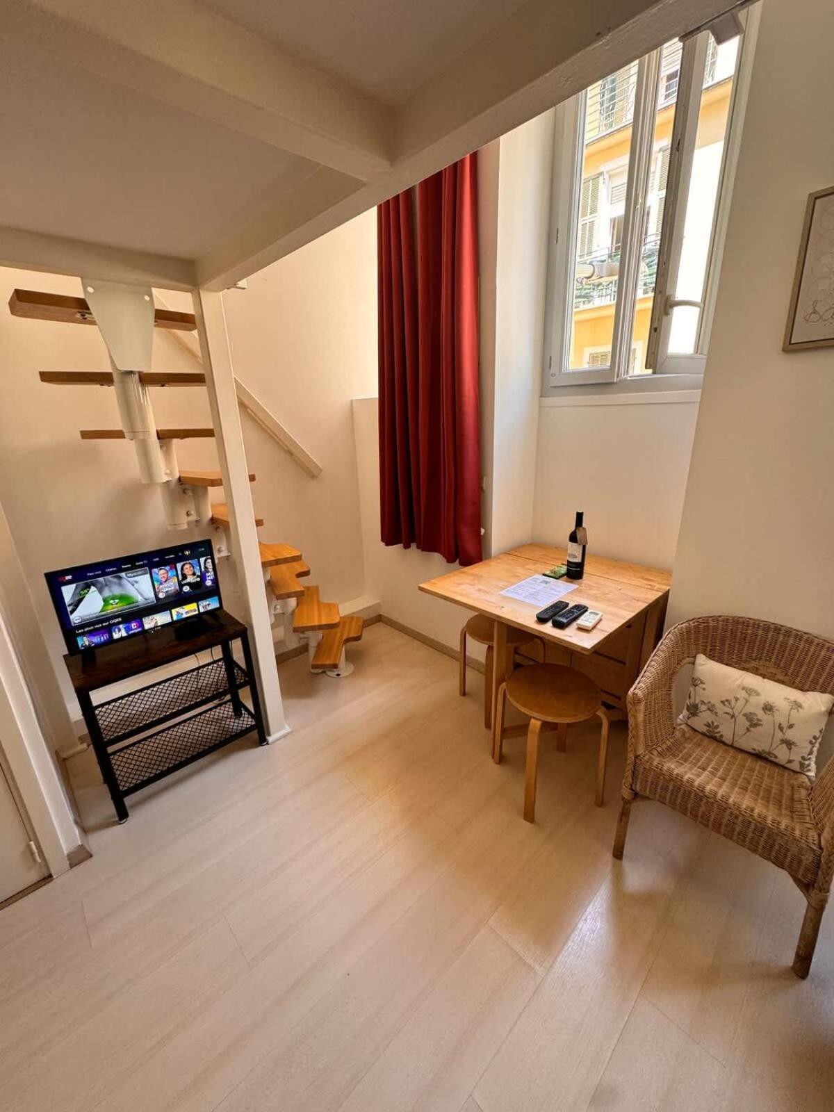 Tranquil With Mezzanine In Carre Dor Holiday home *