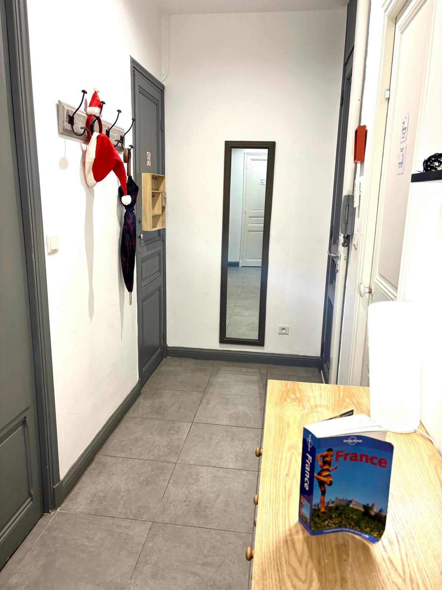 Bed & Breakfast Gare 5 Minutes Garibaldi Republique Privee Non Fumeur Pour Voyageurs Calmes Tram Au Pied De L'immeuble *