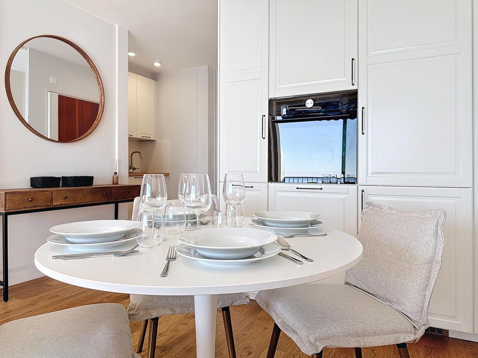 Seaview Promenade 2brs With Parking Apartment Nice
