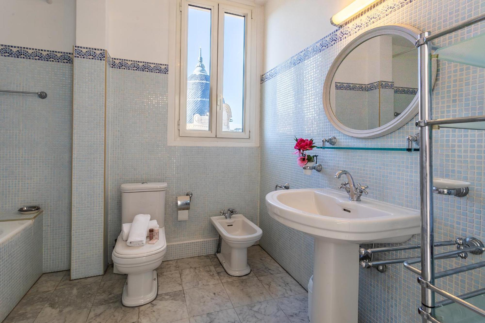 Apartment Ambassador Palace Ap2095 By Riviera Homes