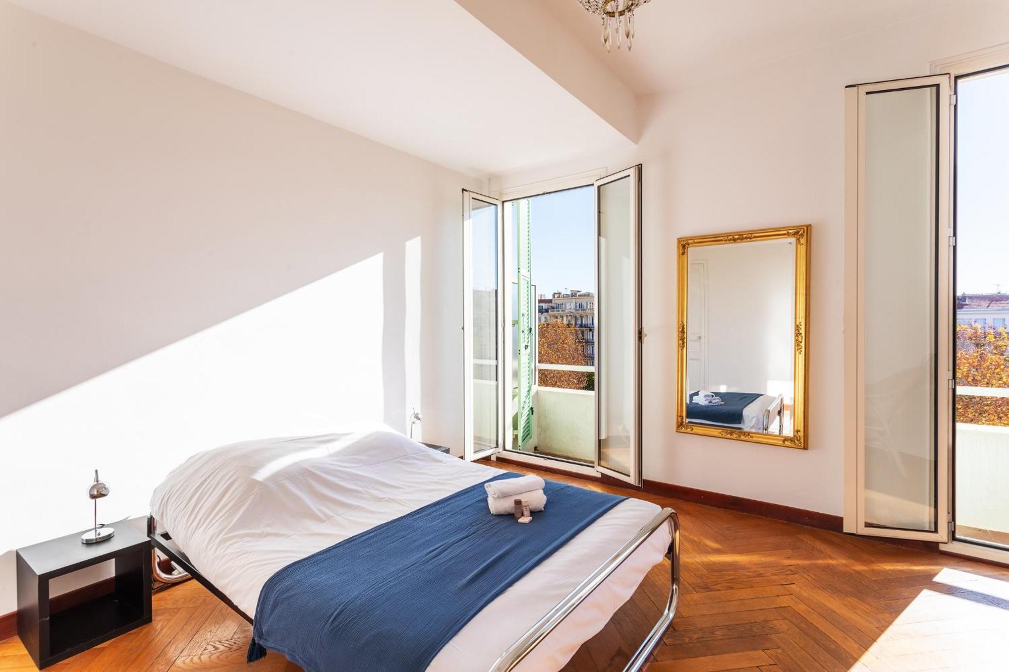 Ambassador Palace Ap2095 By Riviera Homes Apartment Nice