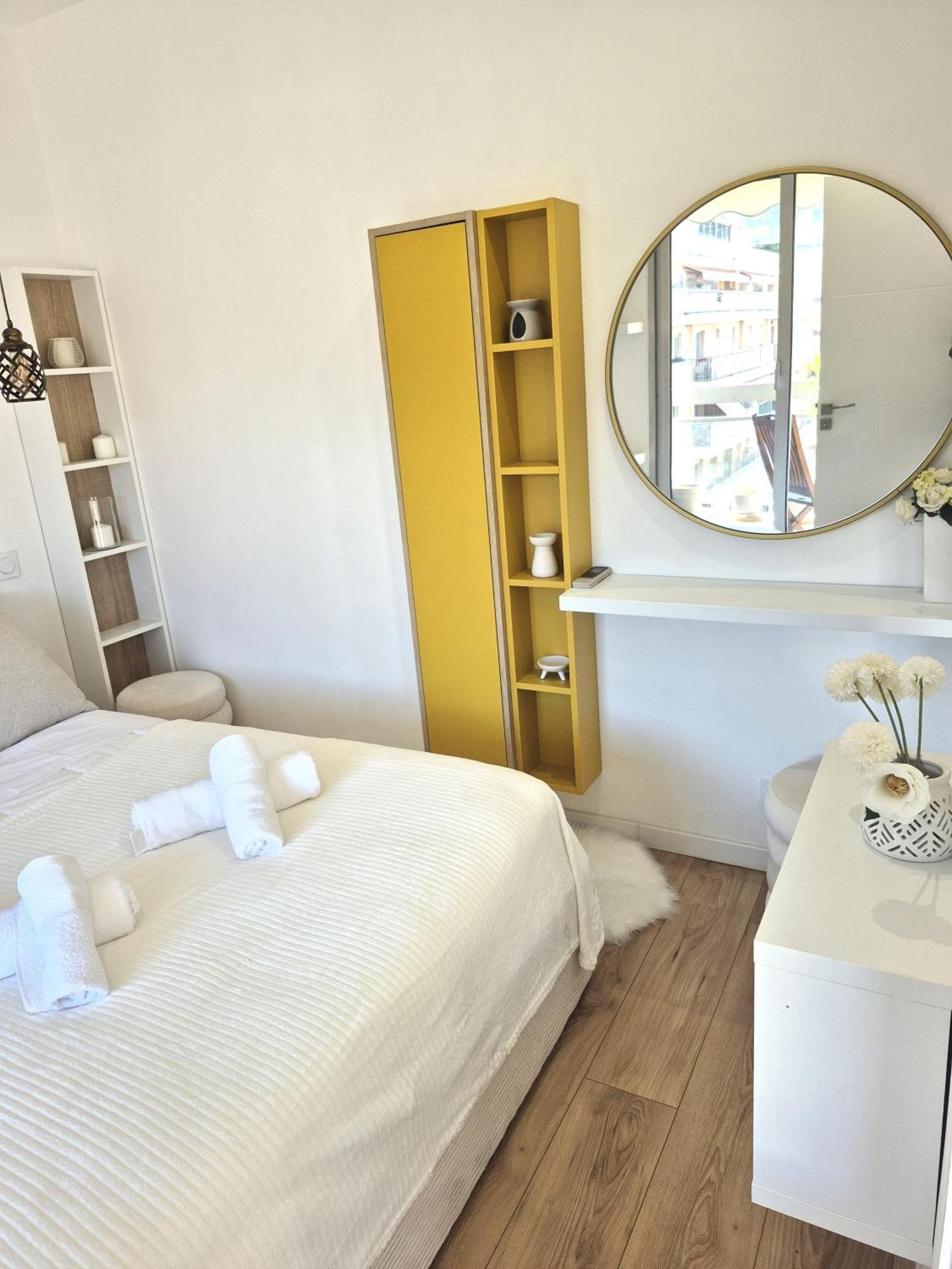 Superbe Luxueux Spacieux 50 M2 Port * Nice