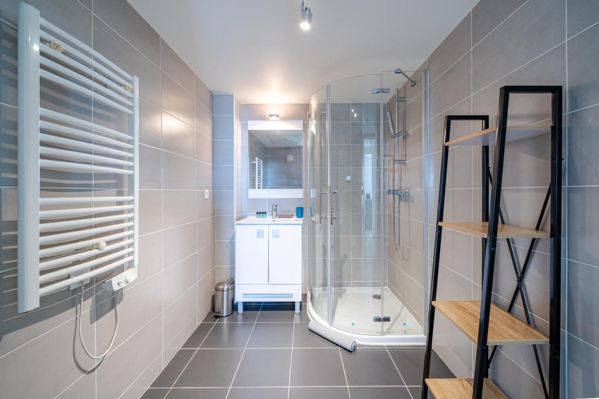 Magnifique 4 Pers,clim,parking Apartment