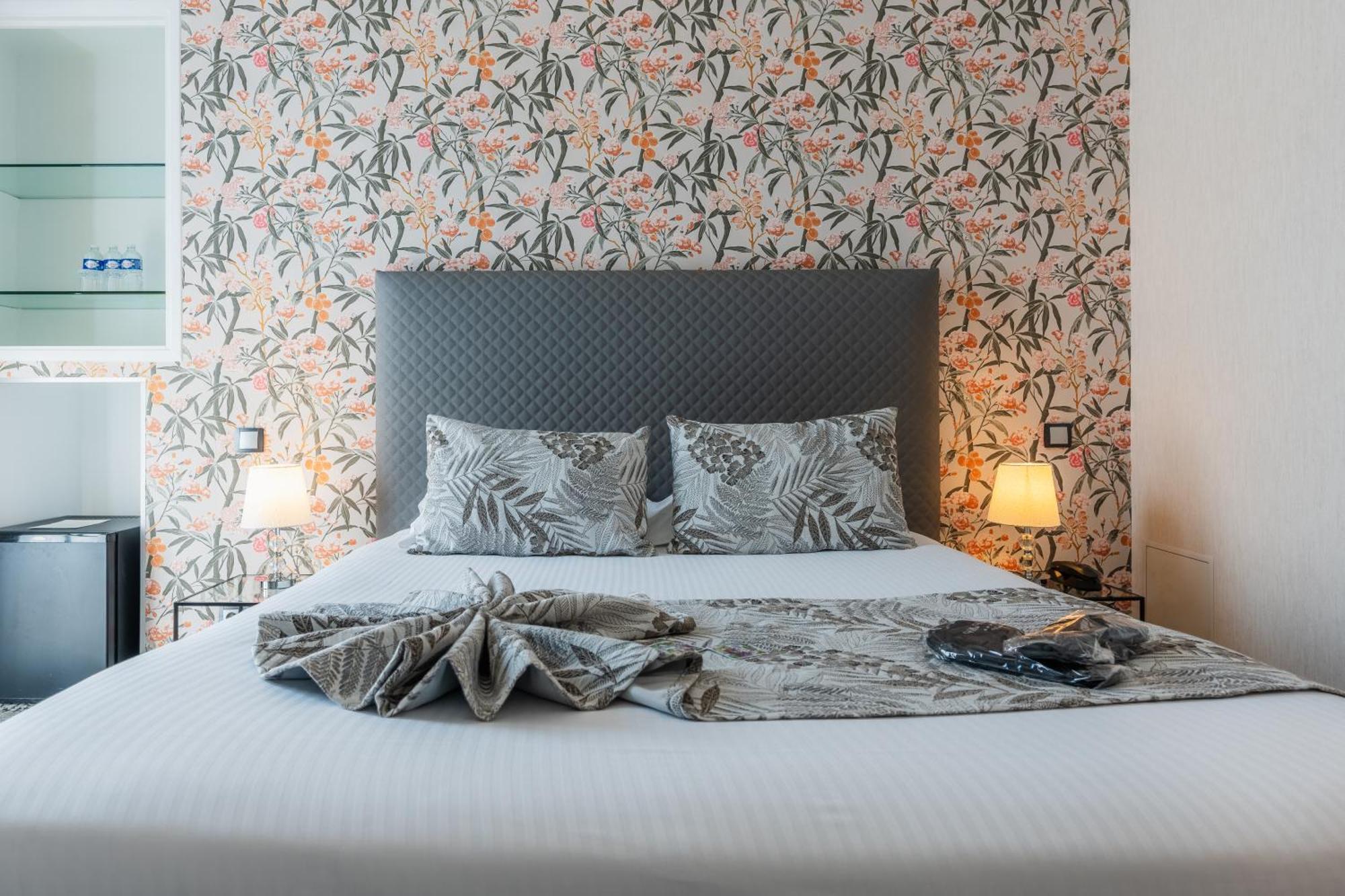 Victoria Hotel 4*