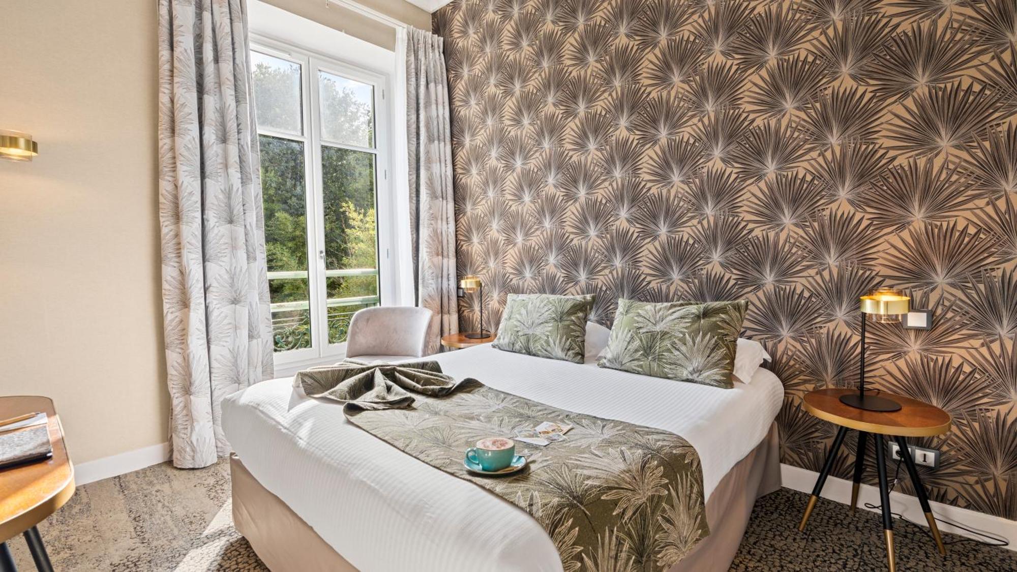 Victoria Hotel 4*