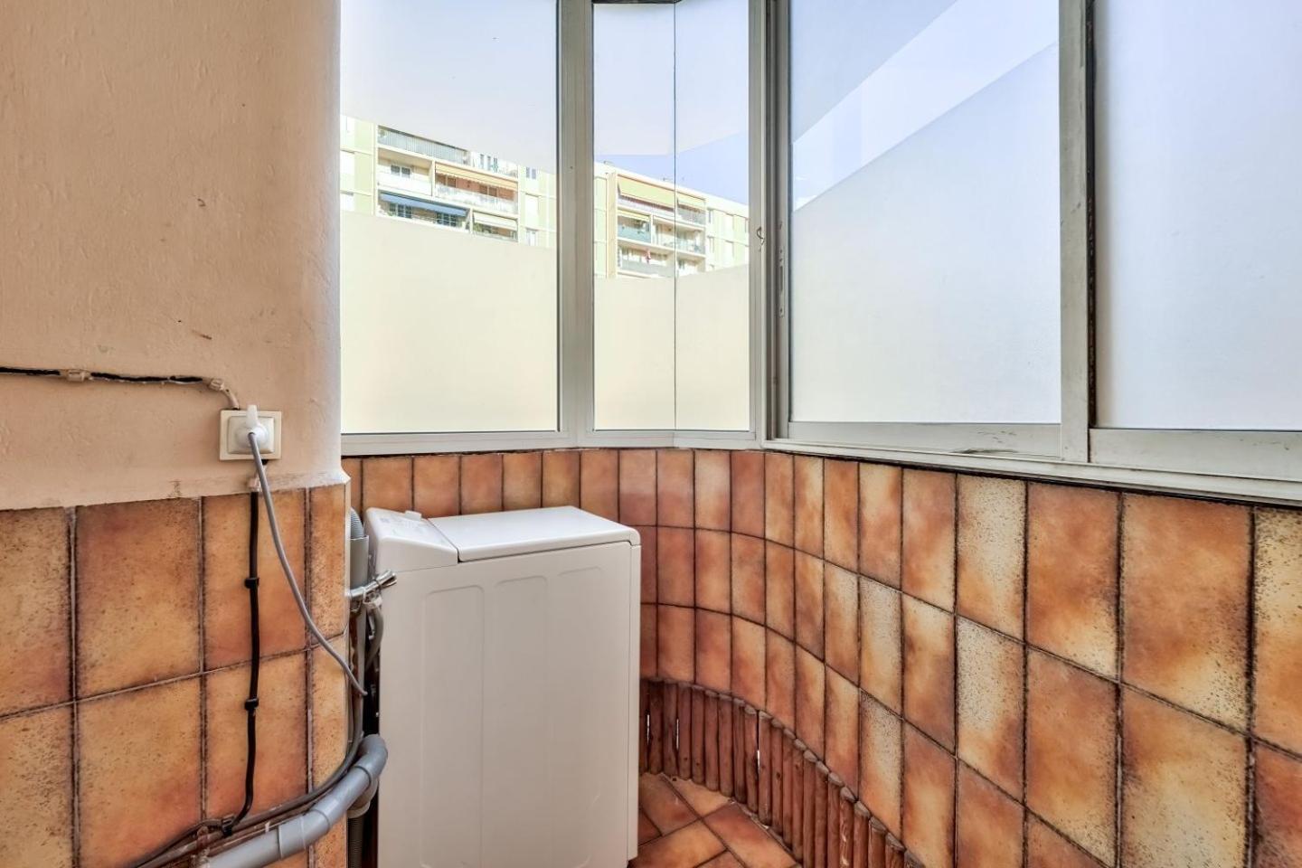 Modern 2br Flat - De