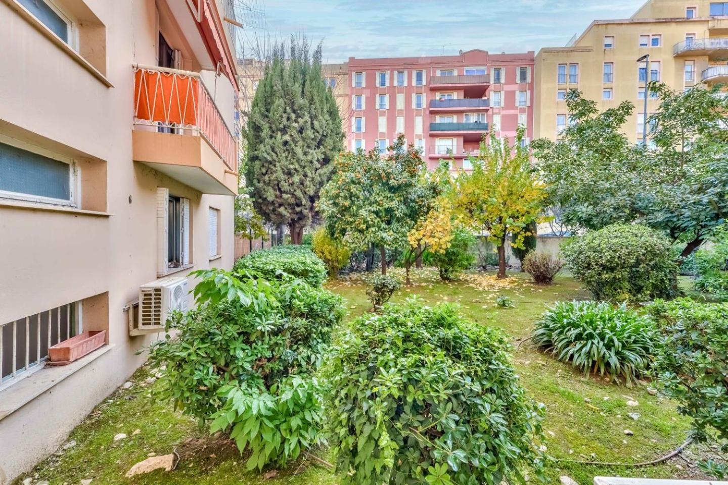 Modern 2br Flat - De