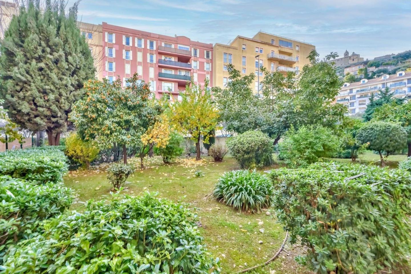 Modern 2br Flat - De *