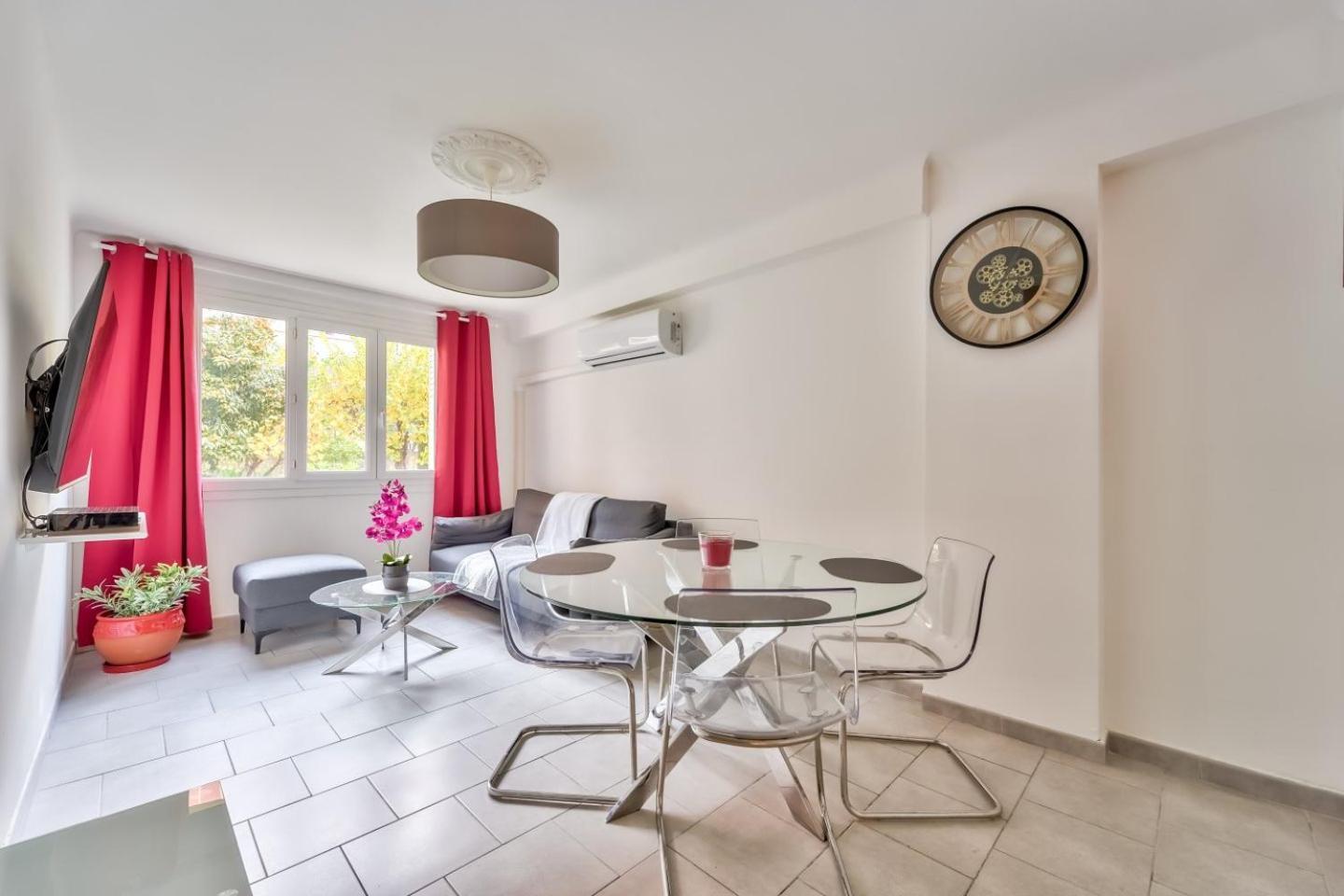 Modern 2br Flat - De Apartment