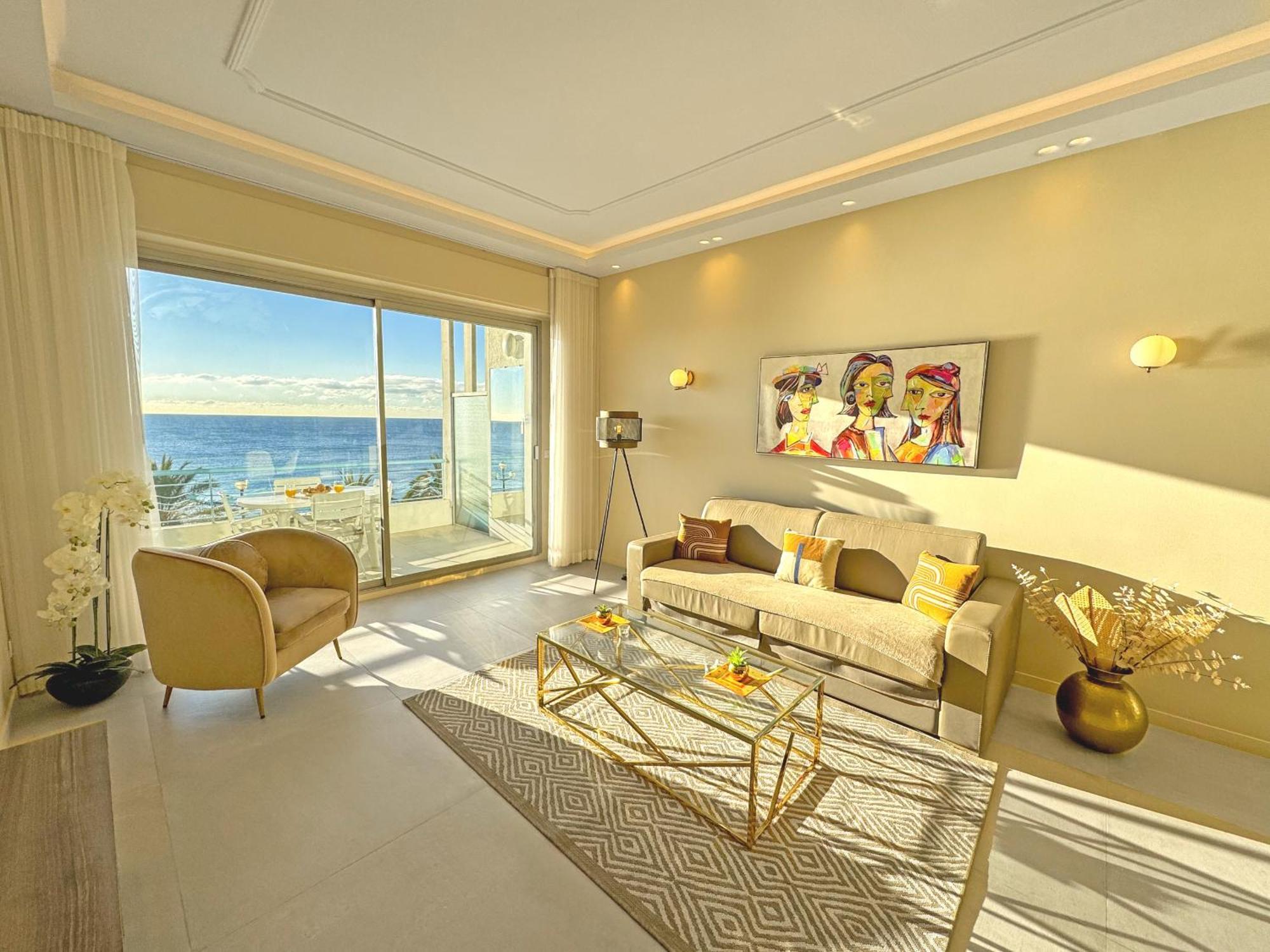 Sea Front Promenade Apartment Nice