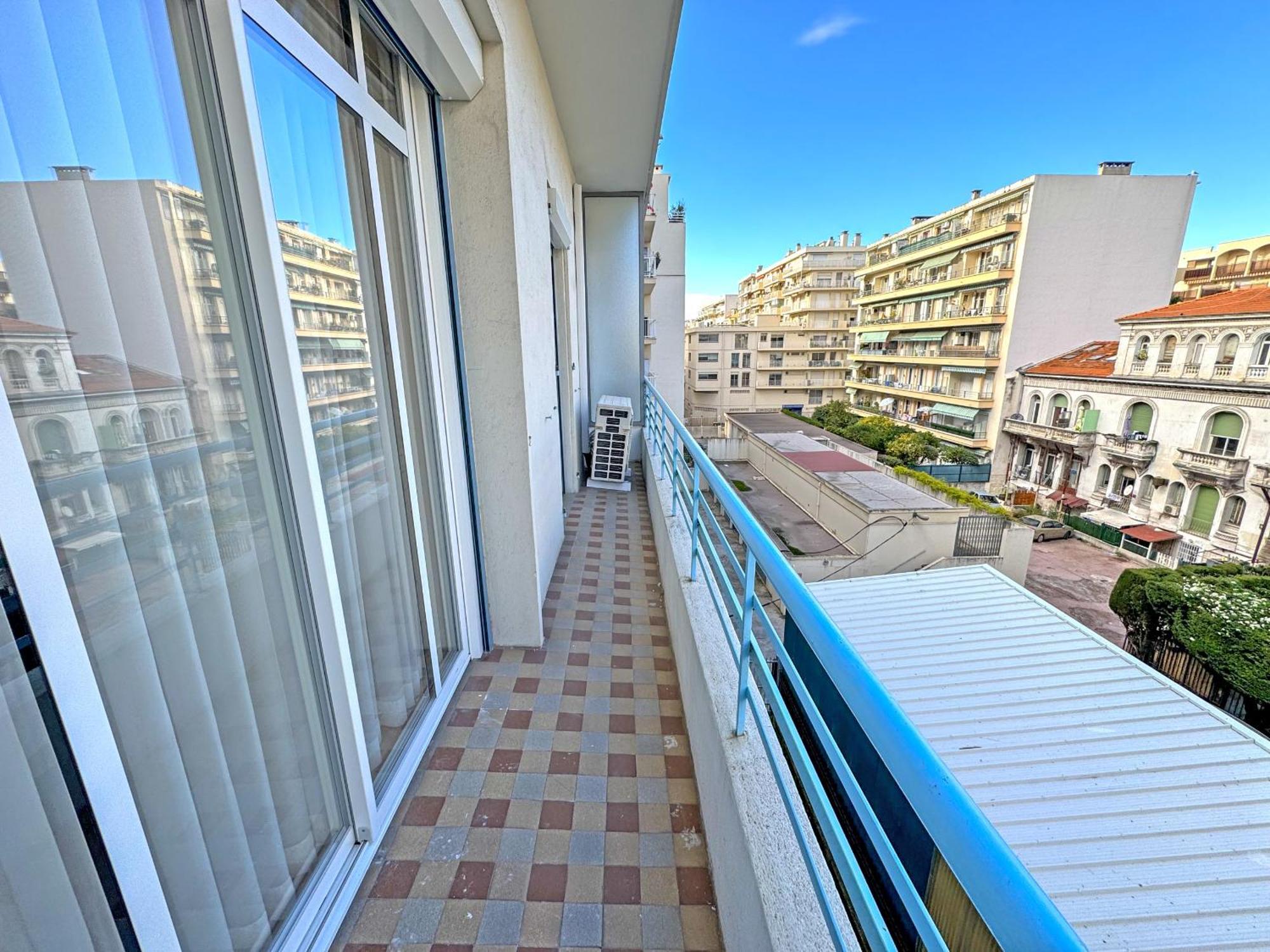 Sea Front Promenade Apartment