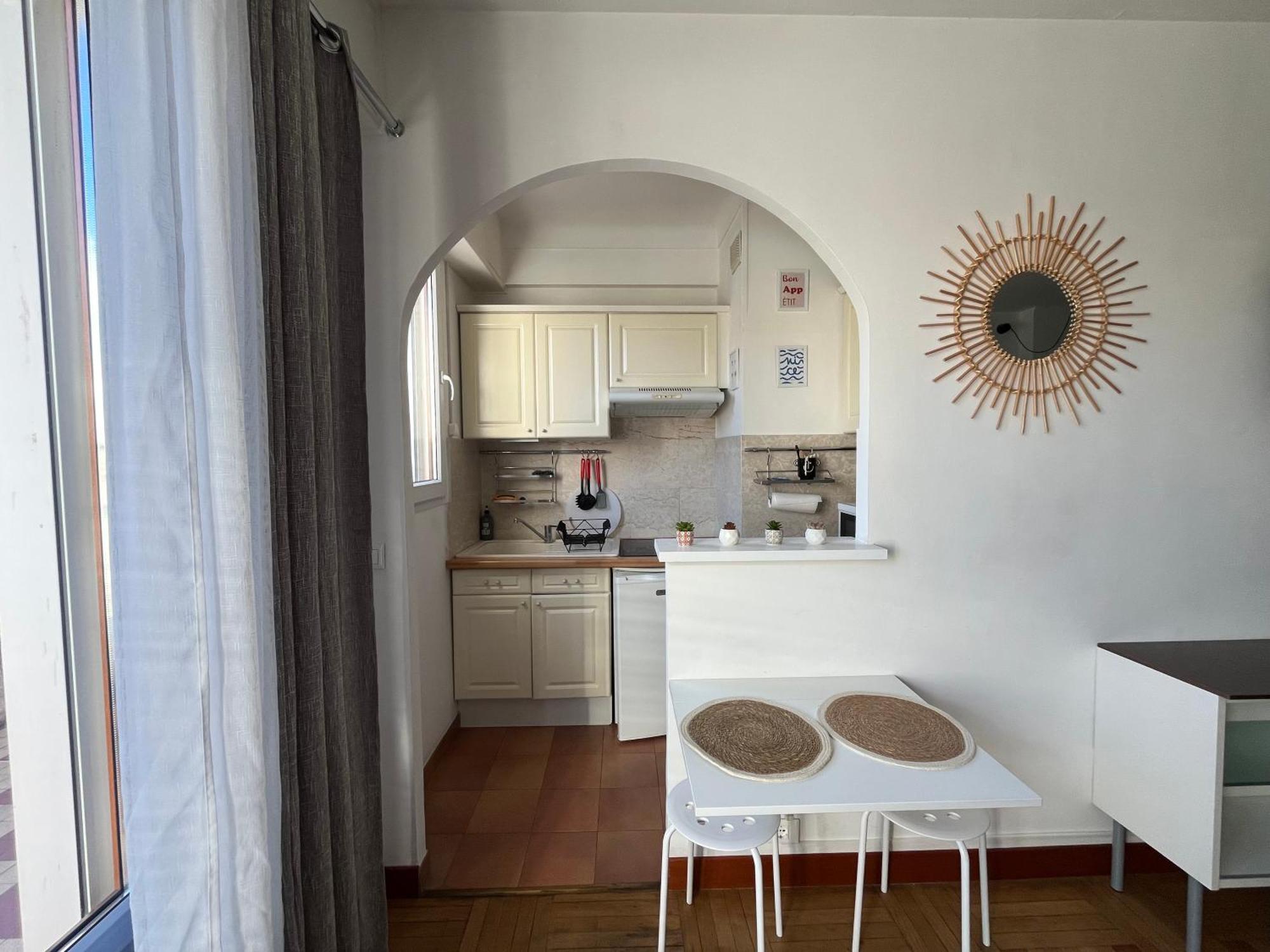 Apartment With Large Terrace Sea View 4th Floor Nice