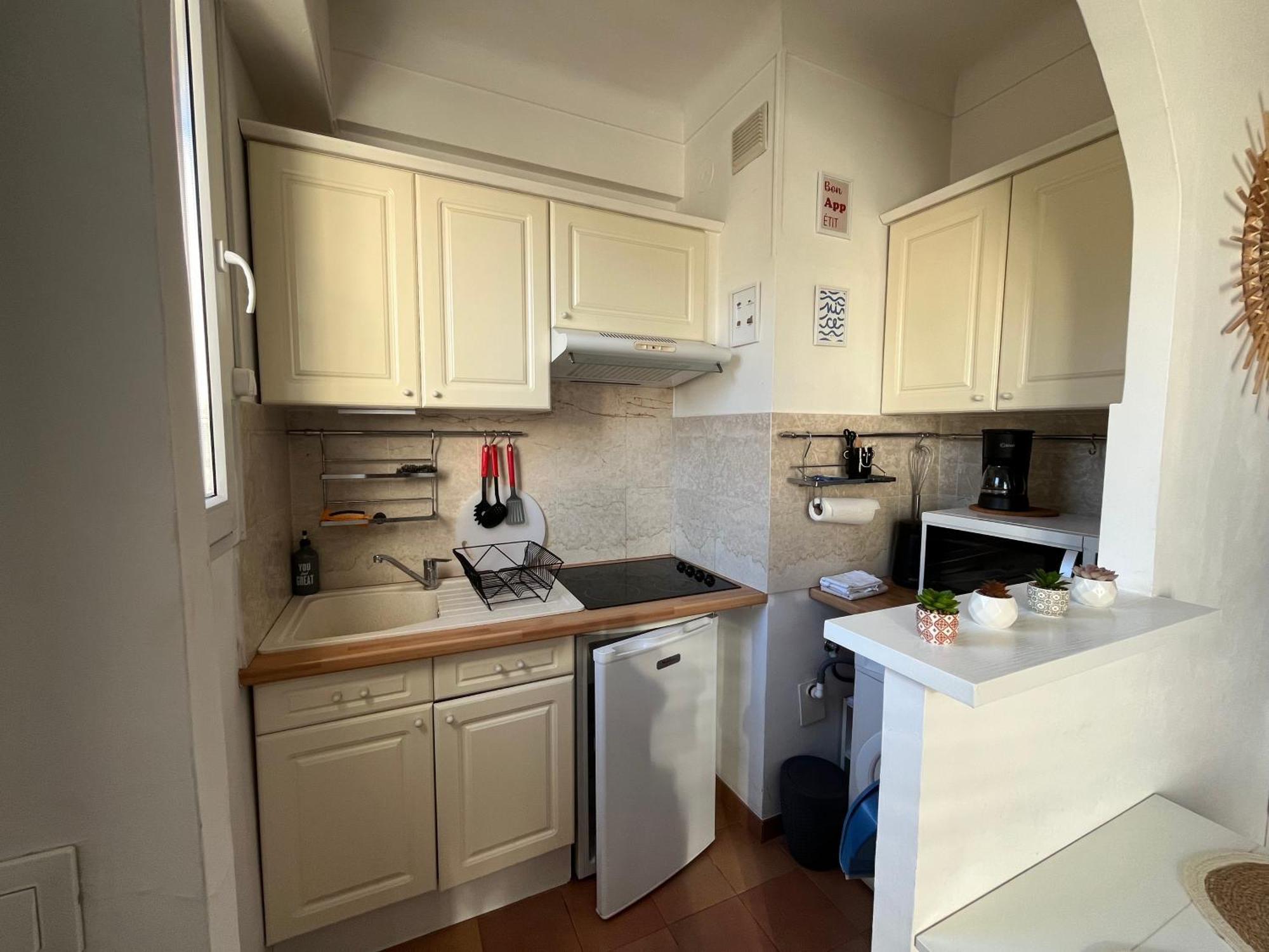 Apartment With Large Terrace Sea View 4th Floor *