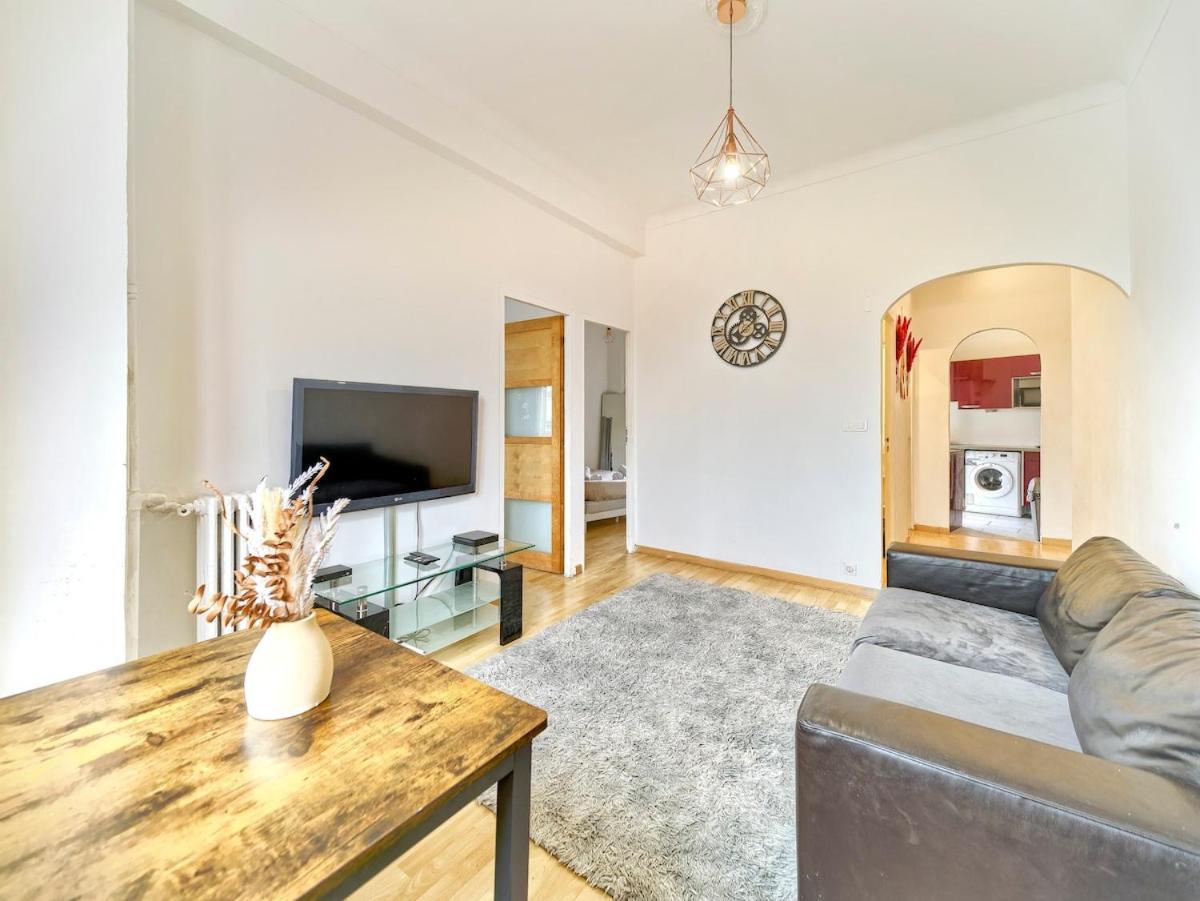Spacious Apartment-hypercentre Apartment