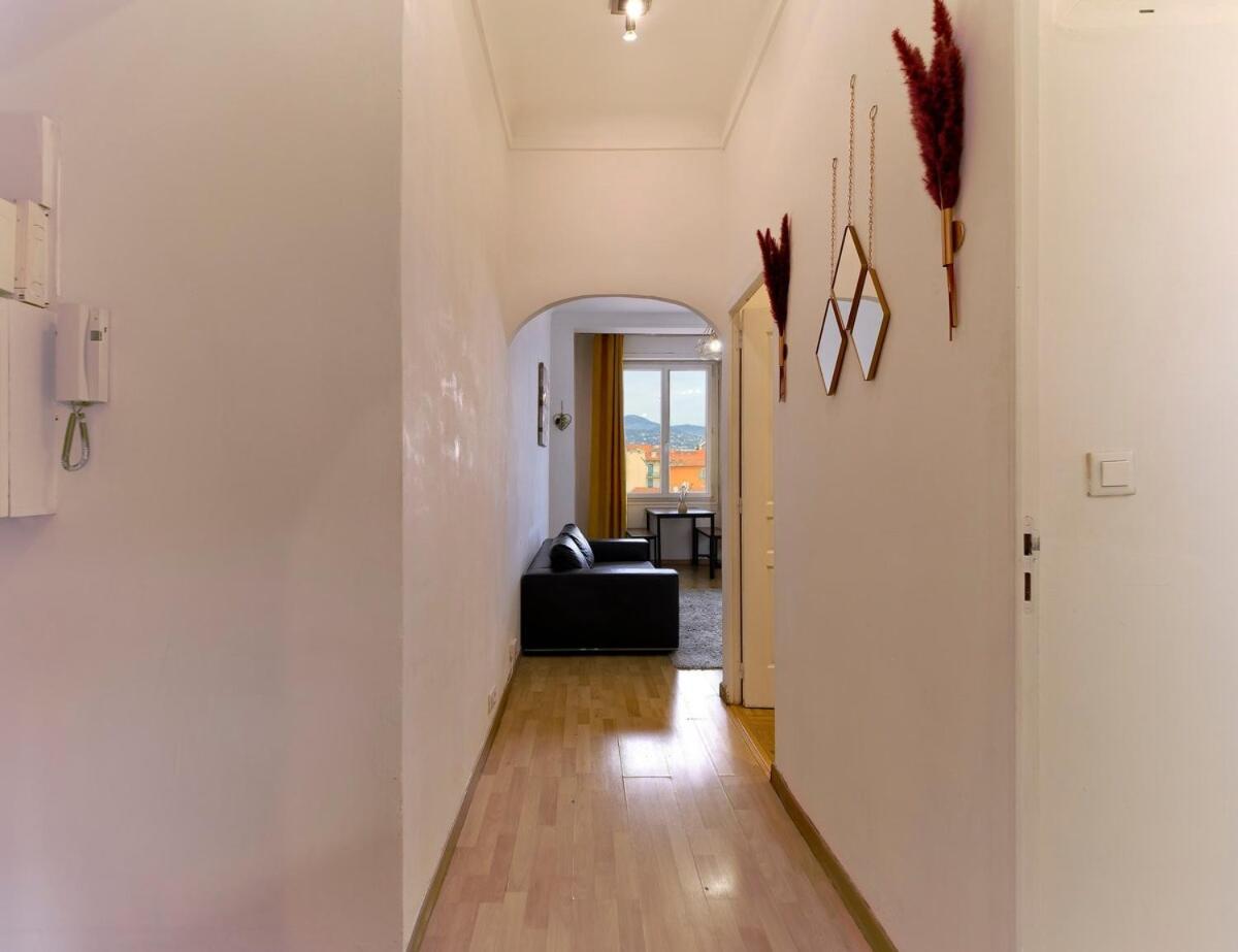 Spacious Apartment-hypercentre *