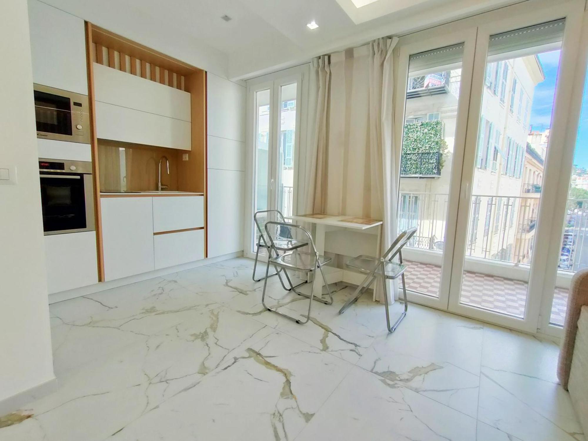 France 105 Super 2 Pers Wifi Ac