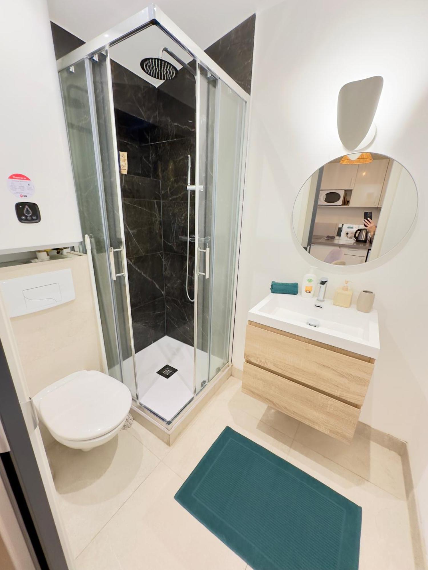 Apartment Joli Climatise Au Calme *