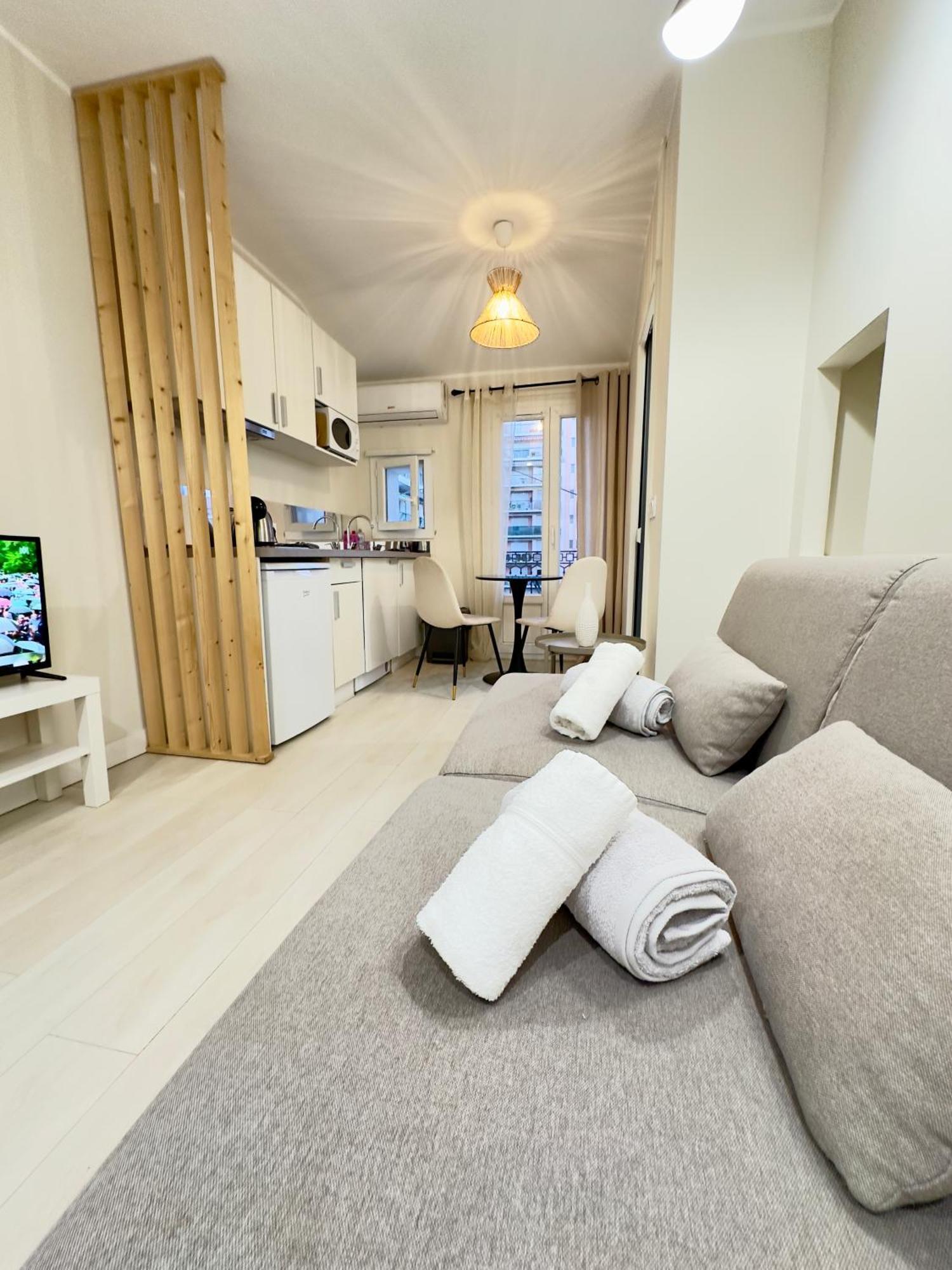 Apartment Joli Climatise Au Calme *