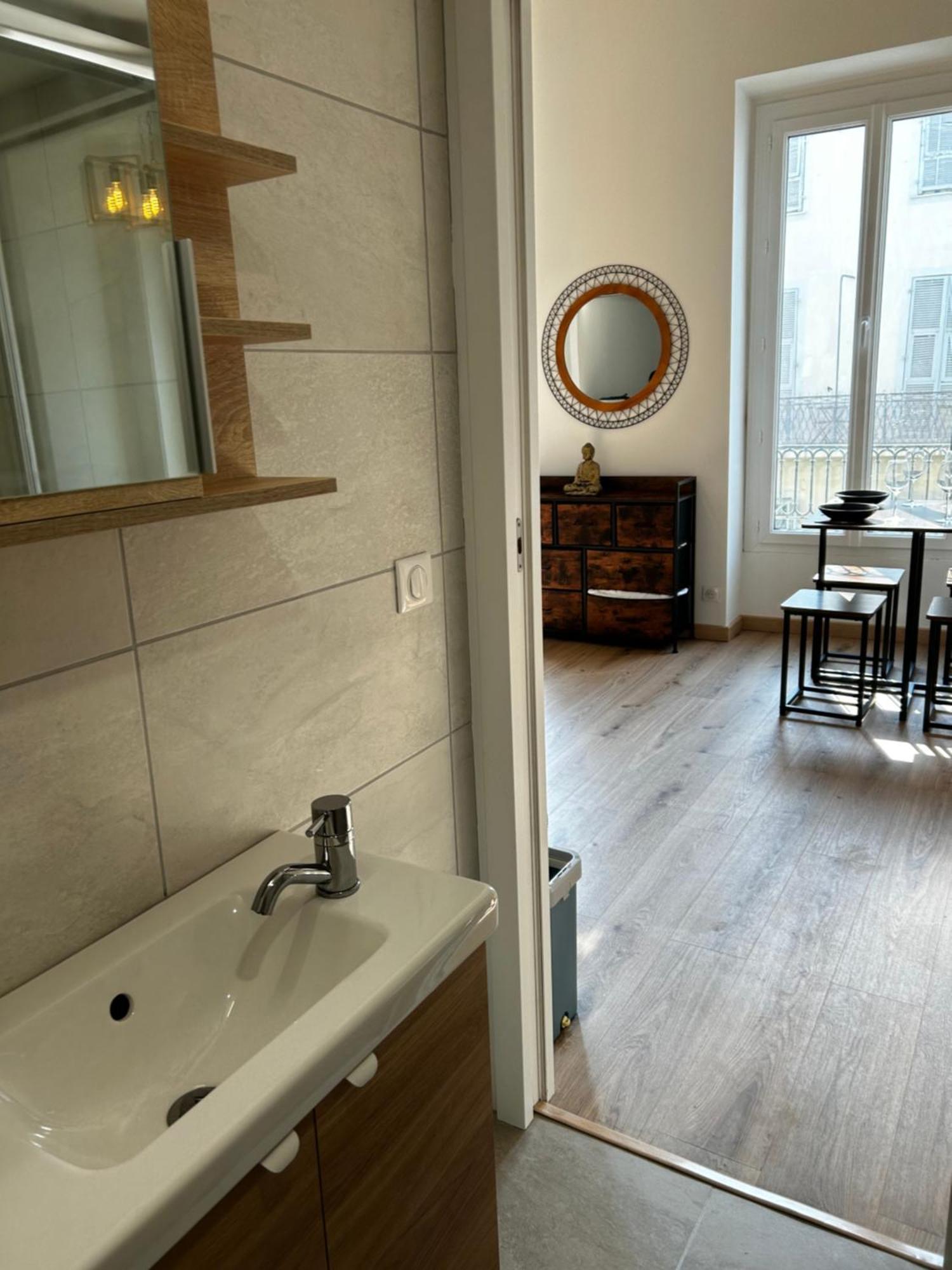 Apartment Charmant Studio Climatise En Plein Coeur De Nice