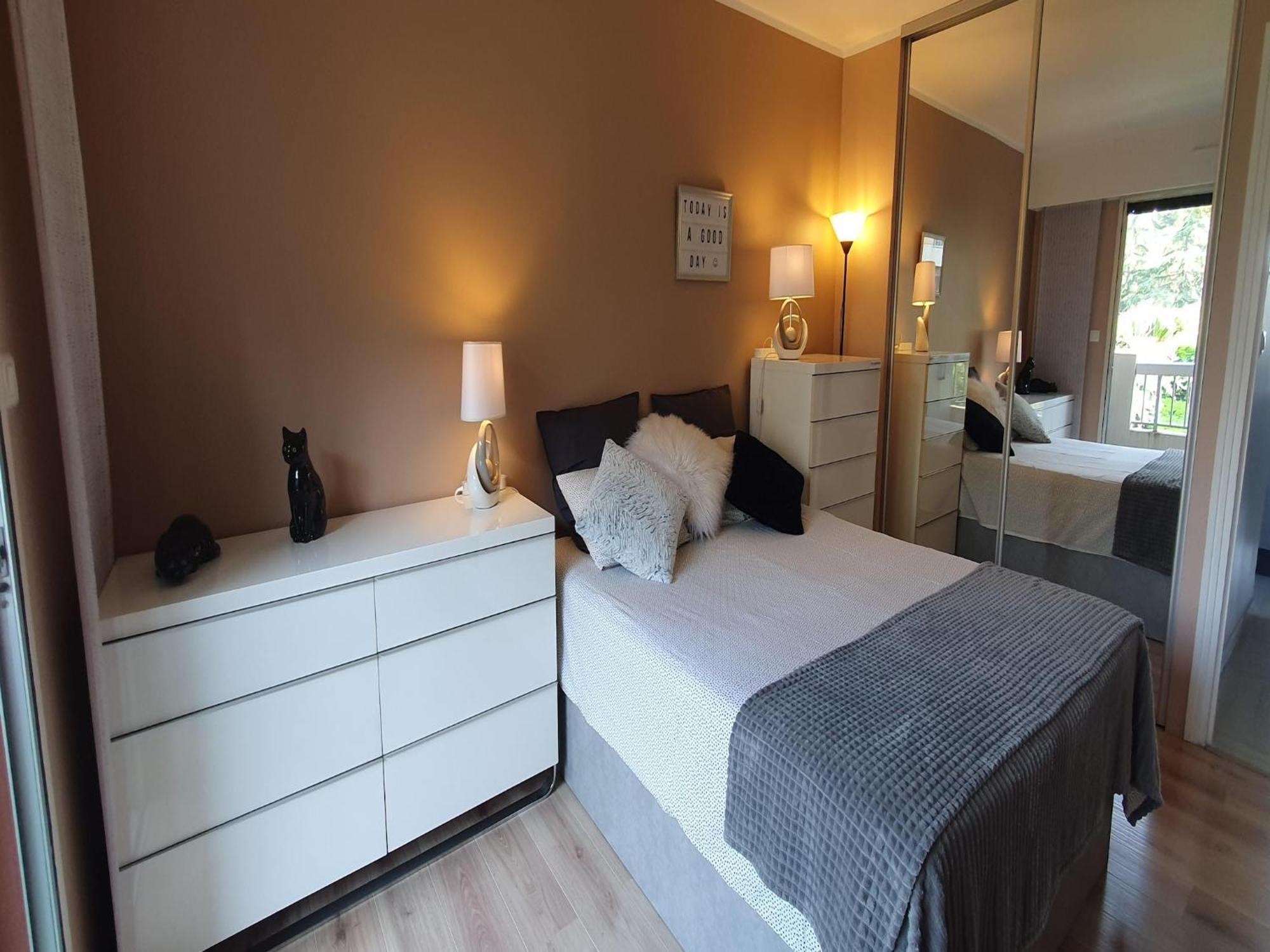 Classy In With Pool And Private Parking Place Villa *