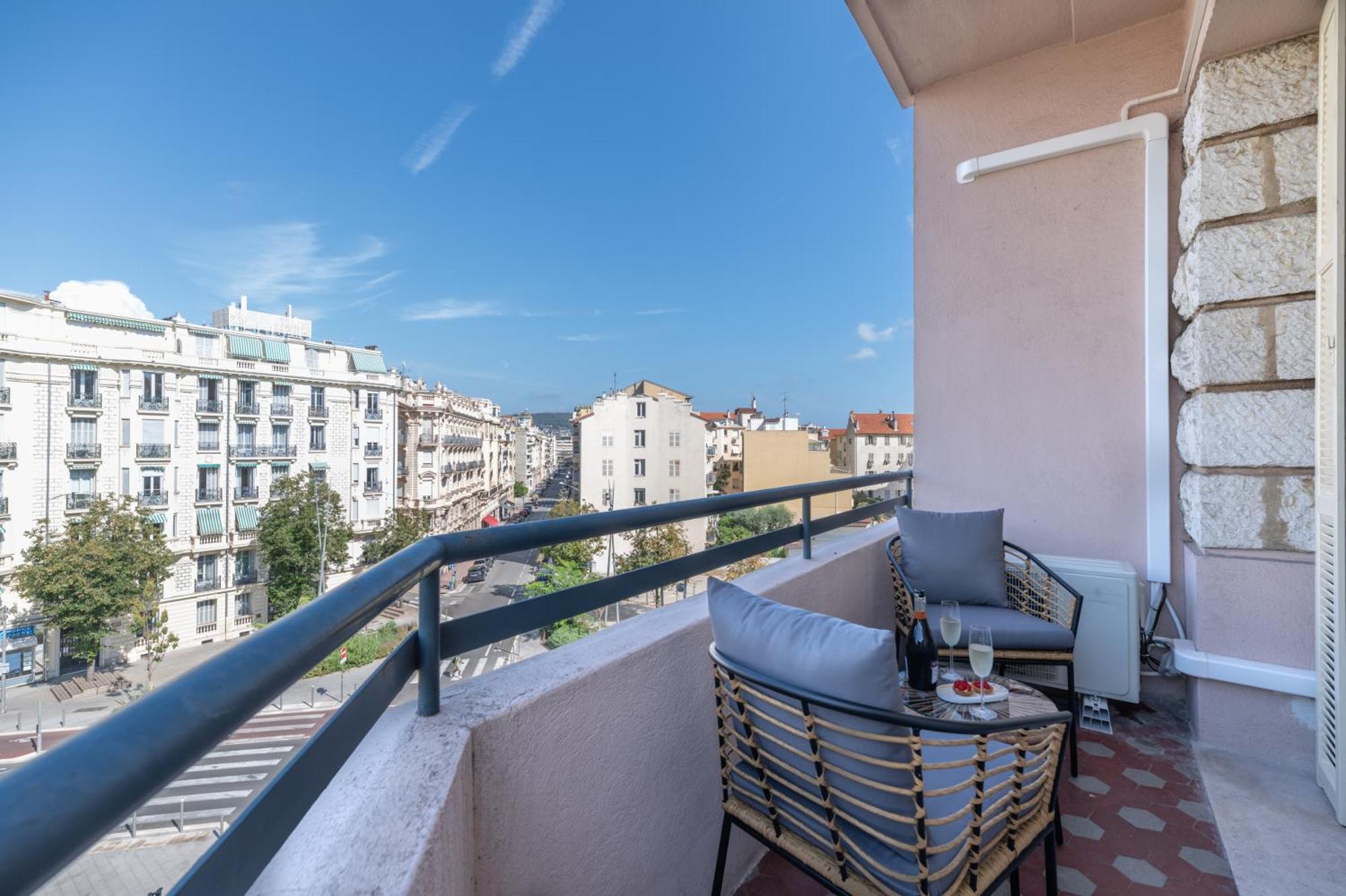 Elegant With Balconies In The Heart Of Holiday home *