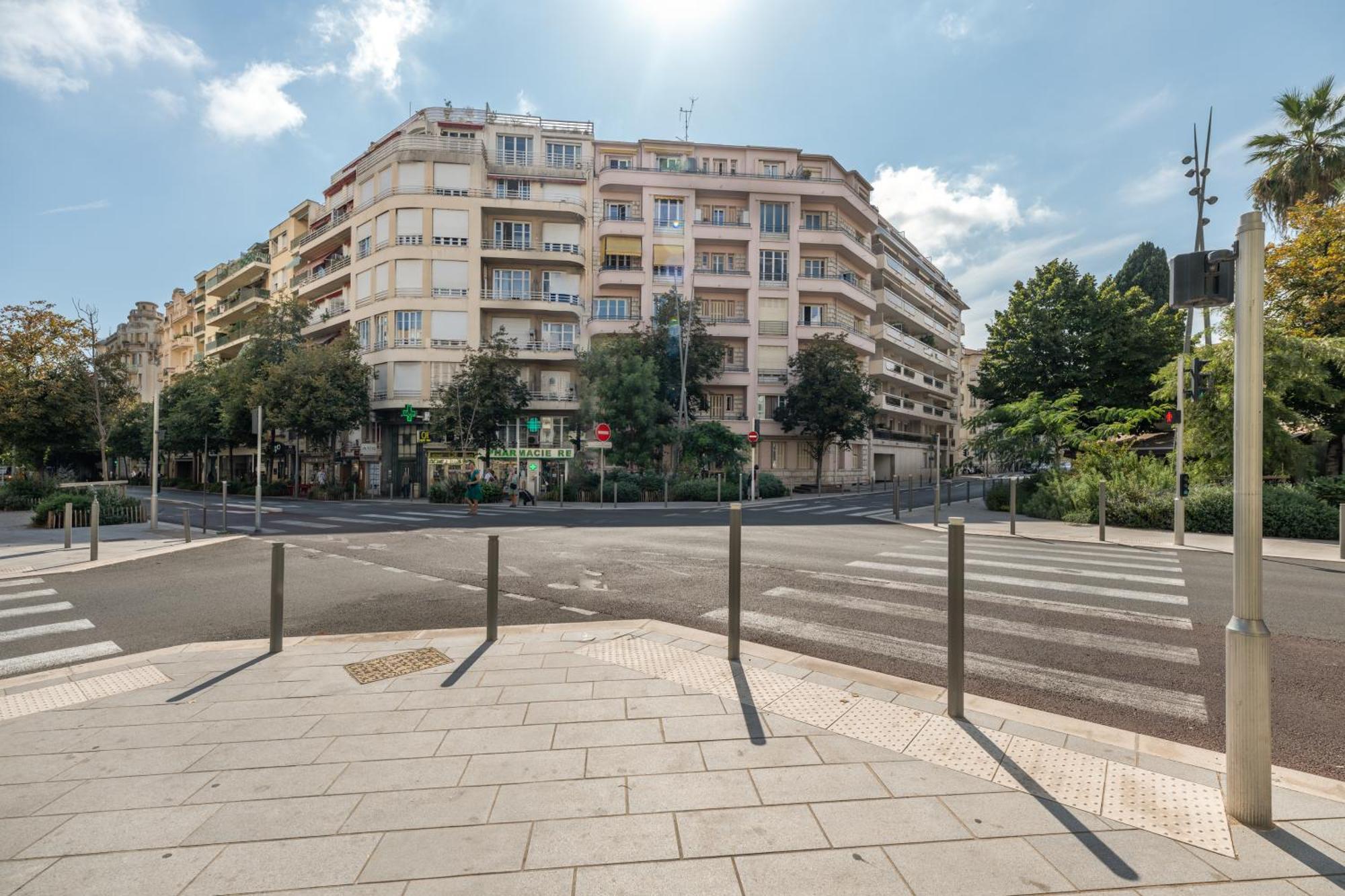 Elegant With Balconies In The Heart Of Holiday home Nice