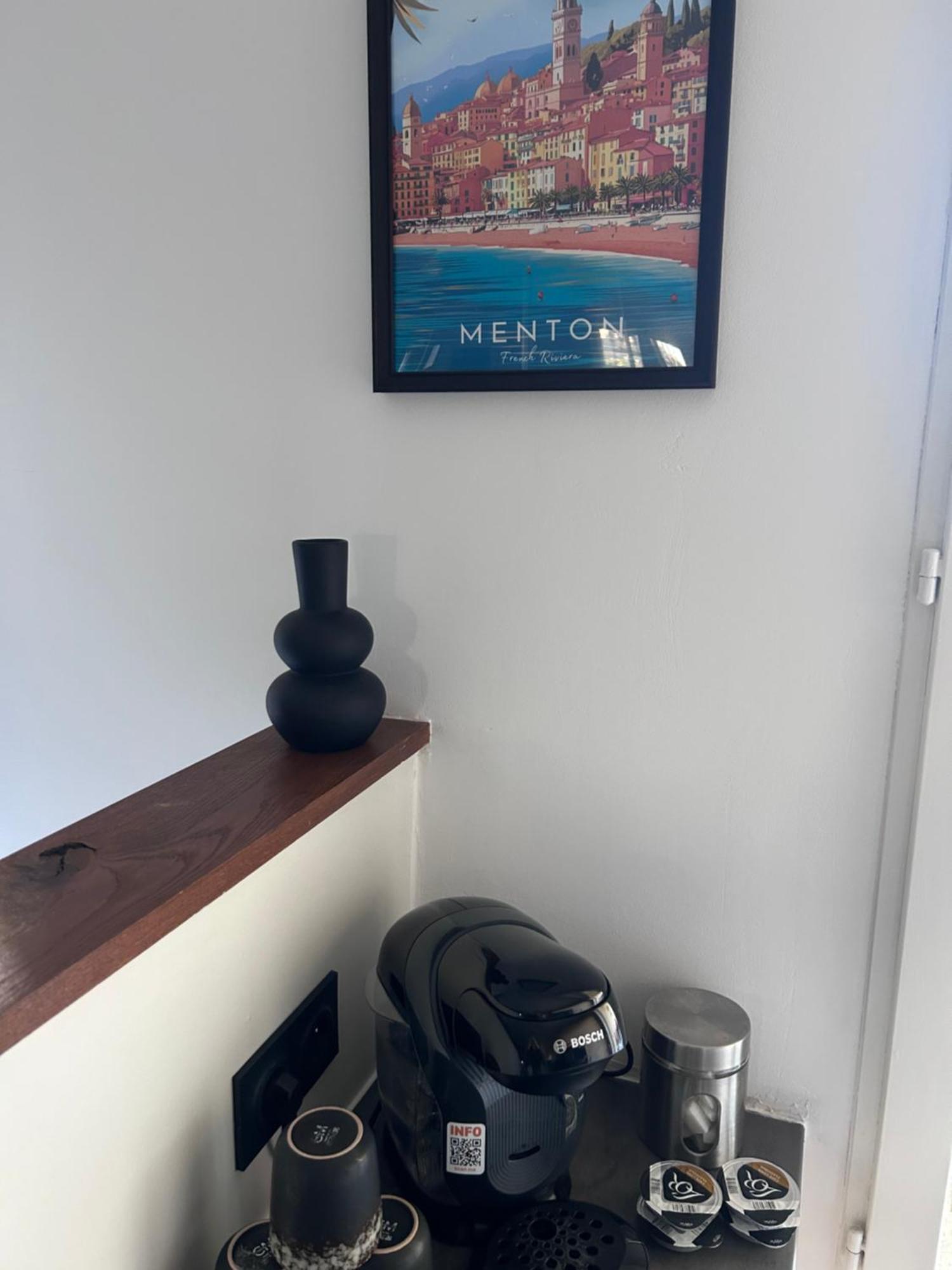 Olympie, Airport, Train And Tram Station Fully Equipped For 3 Peoples Apartment