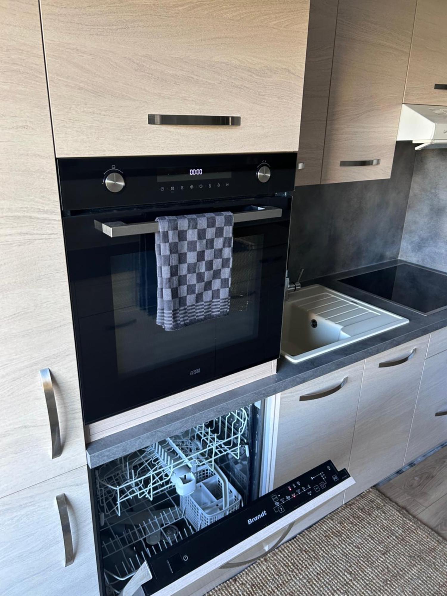 Apartment Olympie, Airport, Train And Tram Station Fully Equipped For 3 Peoples