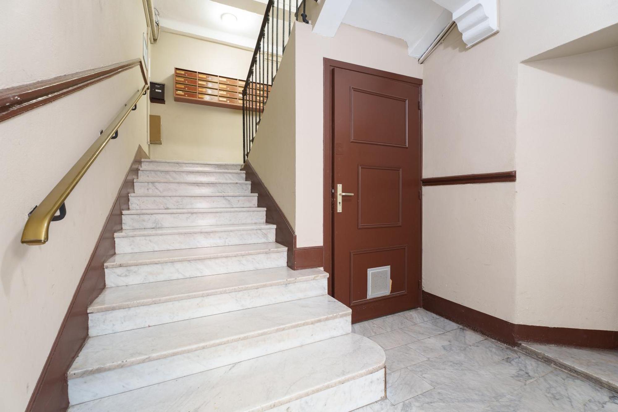 Apartment Renting - Bosio - Shelter Place Massena Cours Saleya & Sea Nice