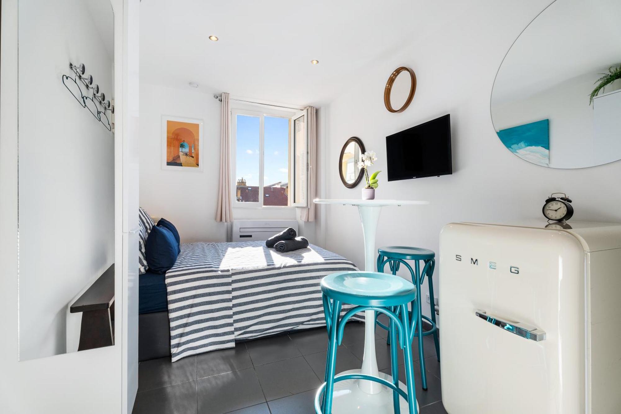 Apartment Renting - Bosio - Shelter Place Massena Cours Saleya & Sea Nice