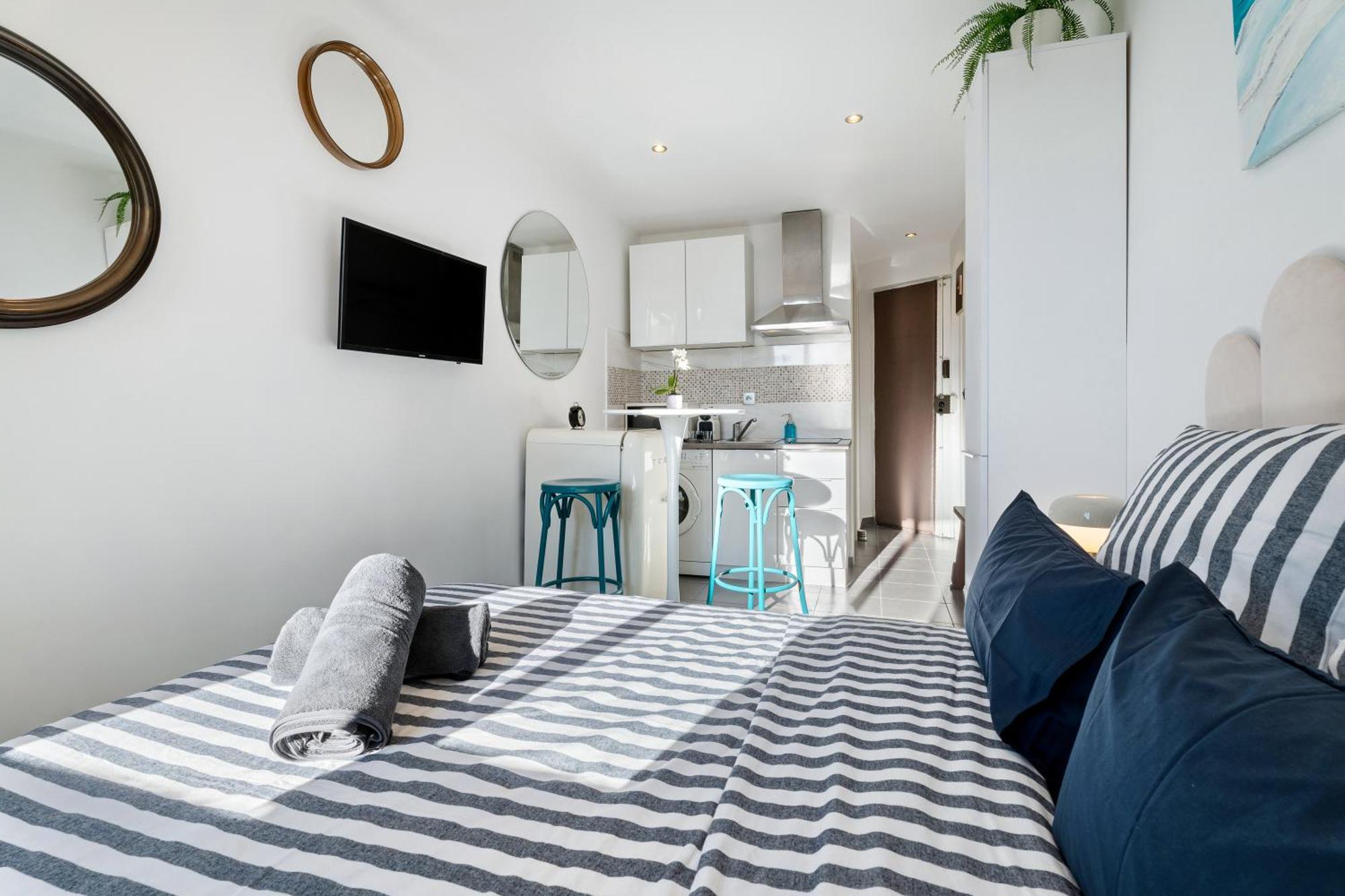 Renting - Bosio - Shelter Place Massena Cours Saleya & Sea Apartment