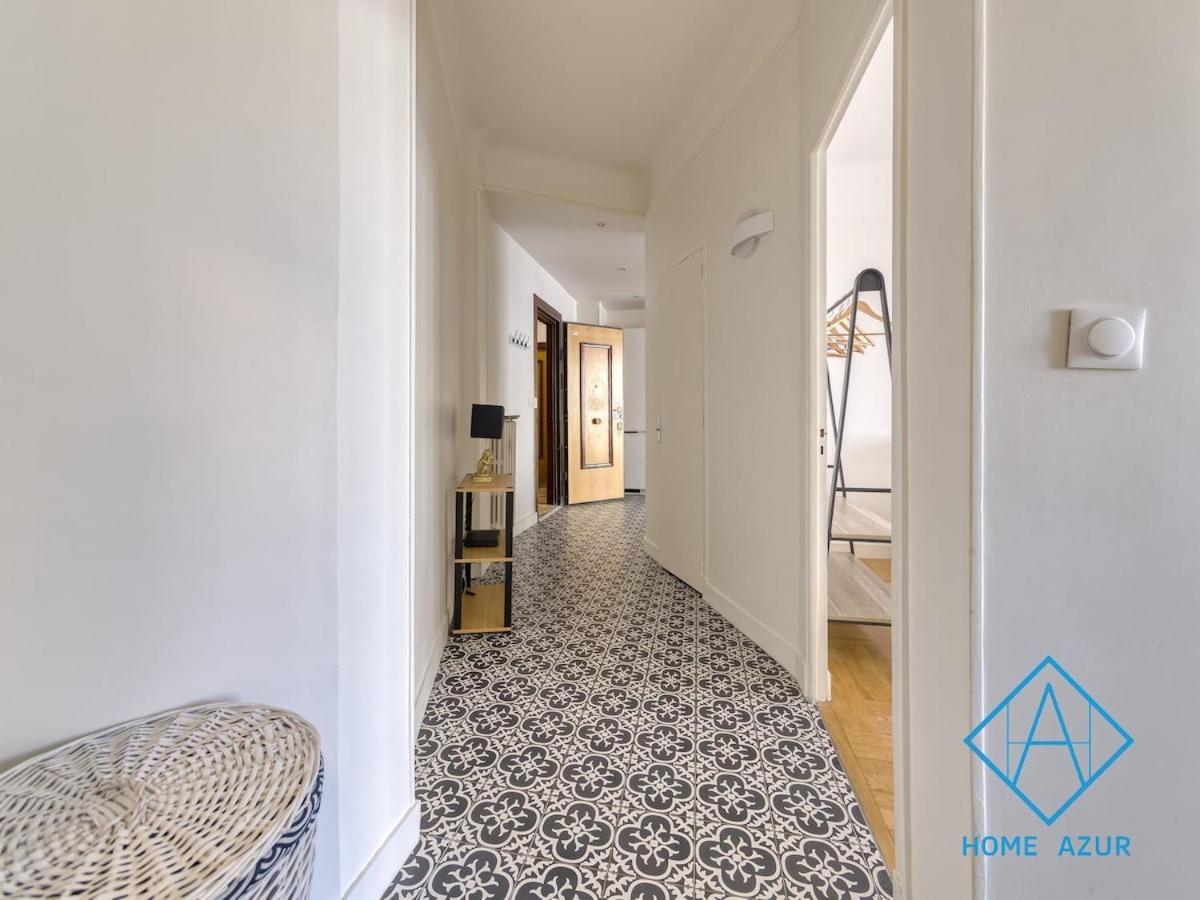 Golden Square Apartment