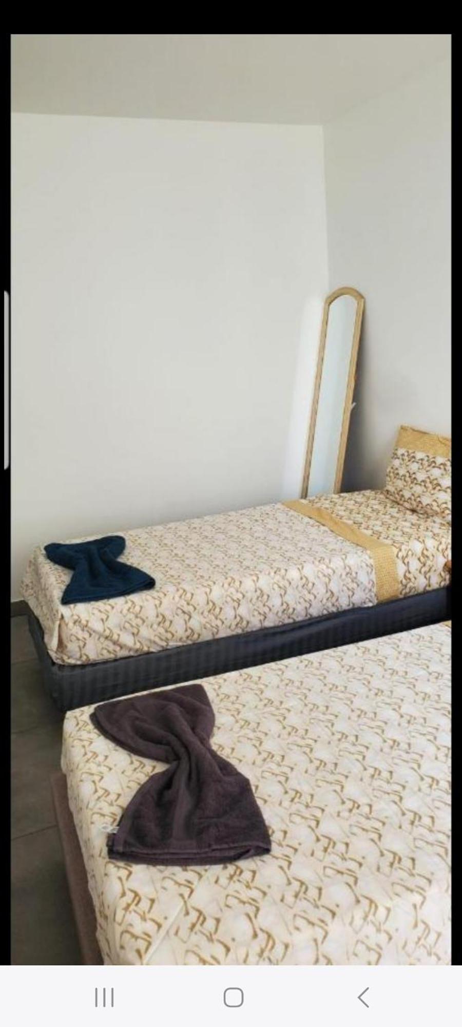 Grand 5 Chambres, 5 Television , 95 M2, Vue Mer, Tramway Sur Place, Gare Train 2 Min, Aeroport 5 Min , Large 5 Bedrooms, 5 Televisions, 95 M2, Sea View, Tram On Site, Train Station 2 Mins, Airport 5 Mins