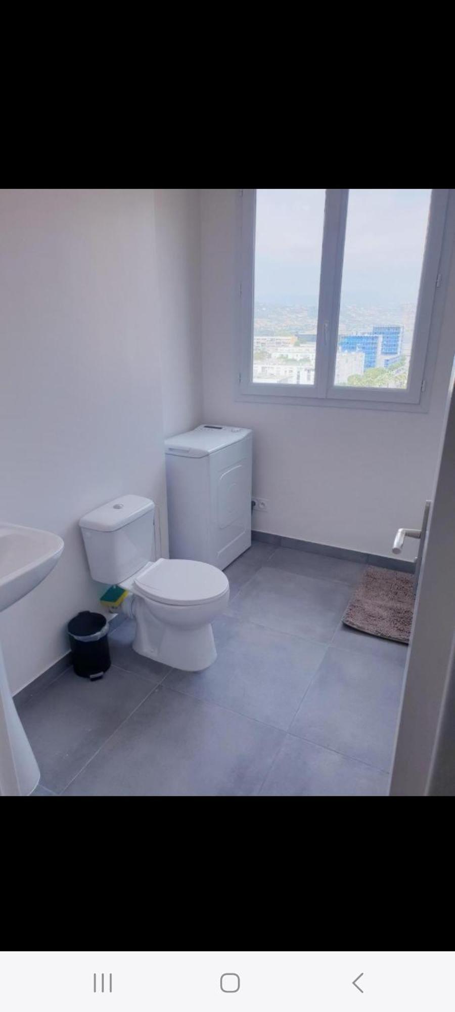 Grand 5 Chambres, 5 Television , 95 M2, Vue Mer, Tramway Sur Place, Gare Train 2 Min, Aeroport 5 Min , Large 5 Bedrooms, 5 Televisions, 95 M2, Sea View, Tram On Site, Train Station 2 Mins, Airport 5 Mins Apartment *