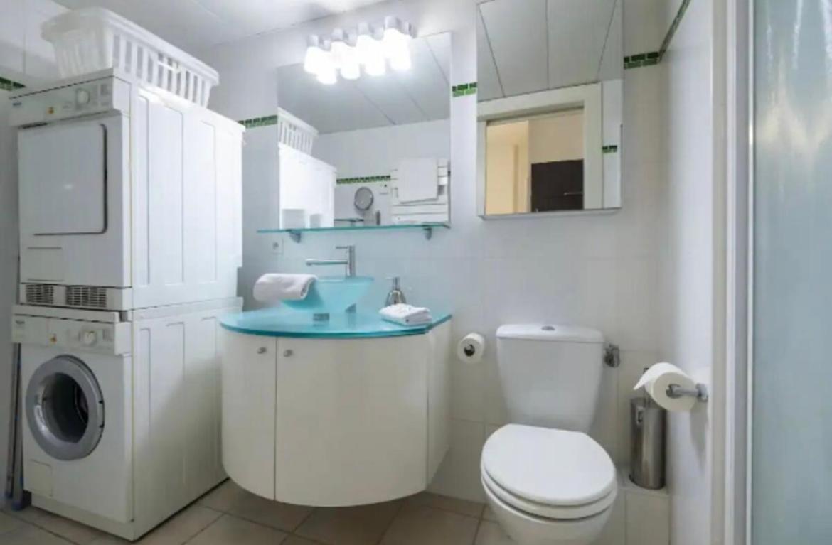 Place Grimaldi, Close To And Restaurants, With Balcony Appartement