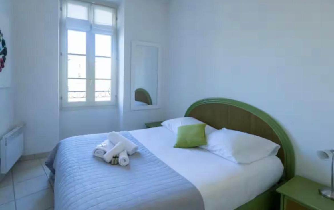 Place Grimaldi, Close To And Restaurants, With Balcony Appartement *