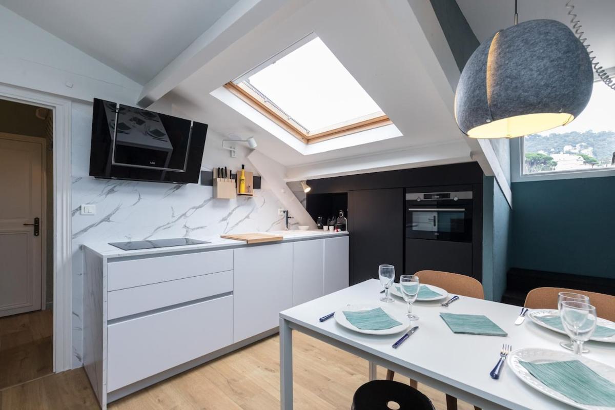 Charming Flat - Port Apartment