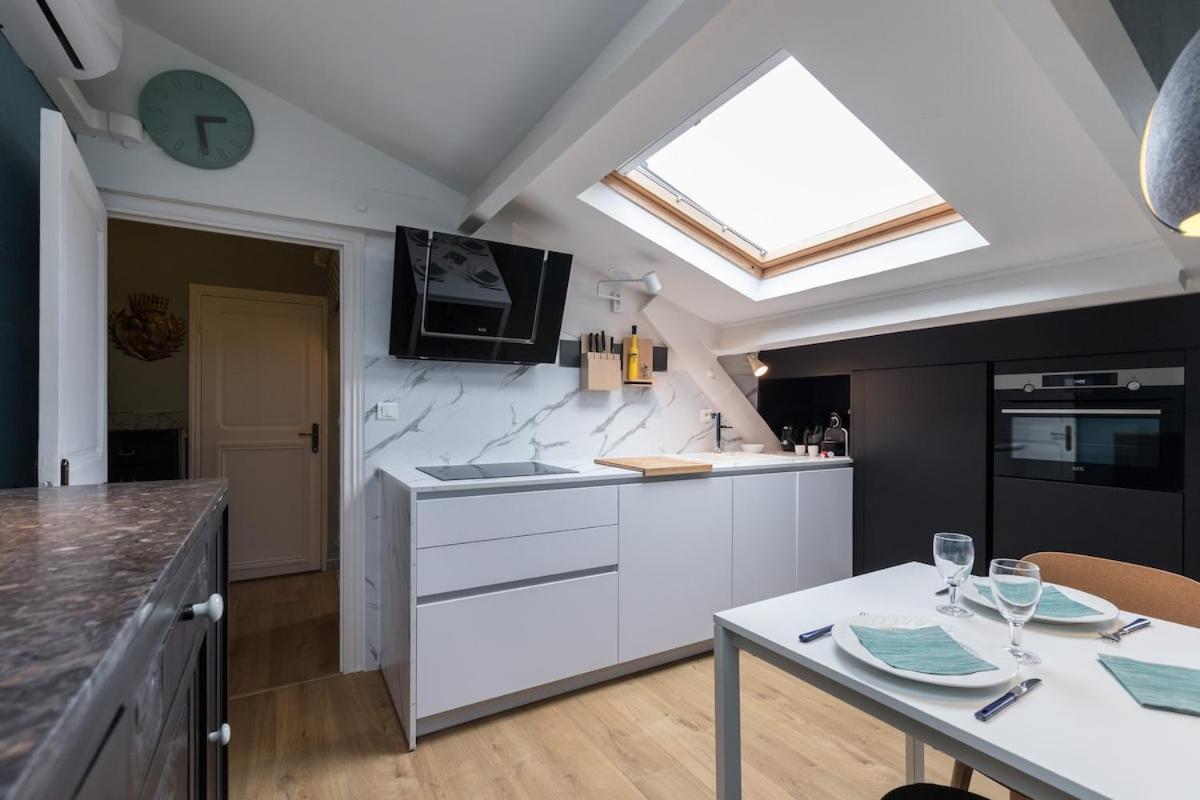 Charming Flat - Port Apartment *