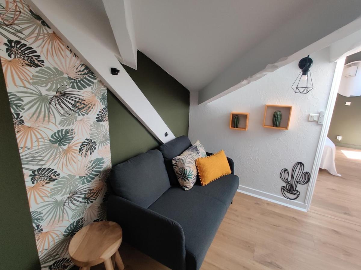 Charming Flat - Port Apartment