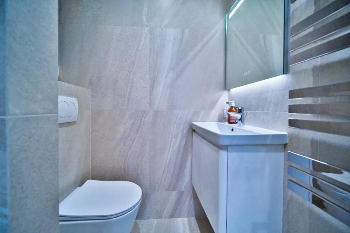 Port Of - Scooters Included *