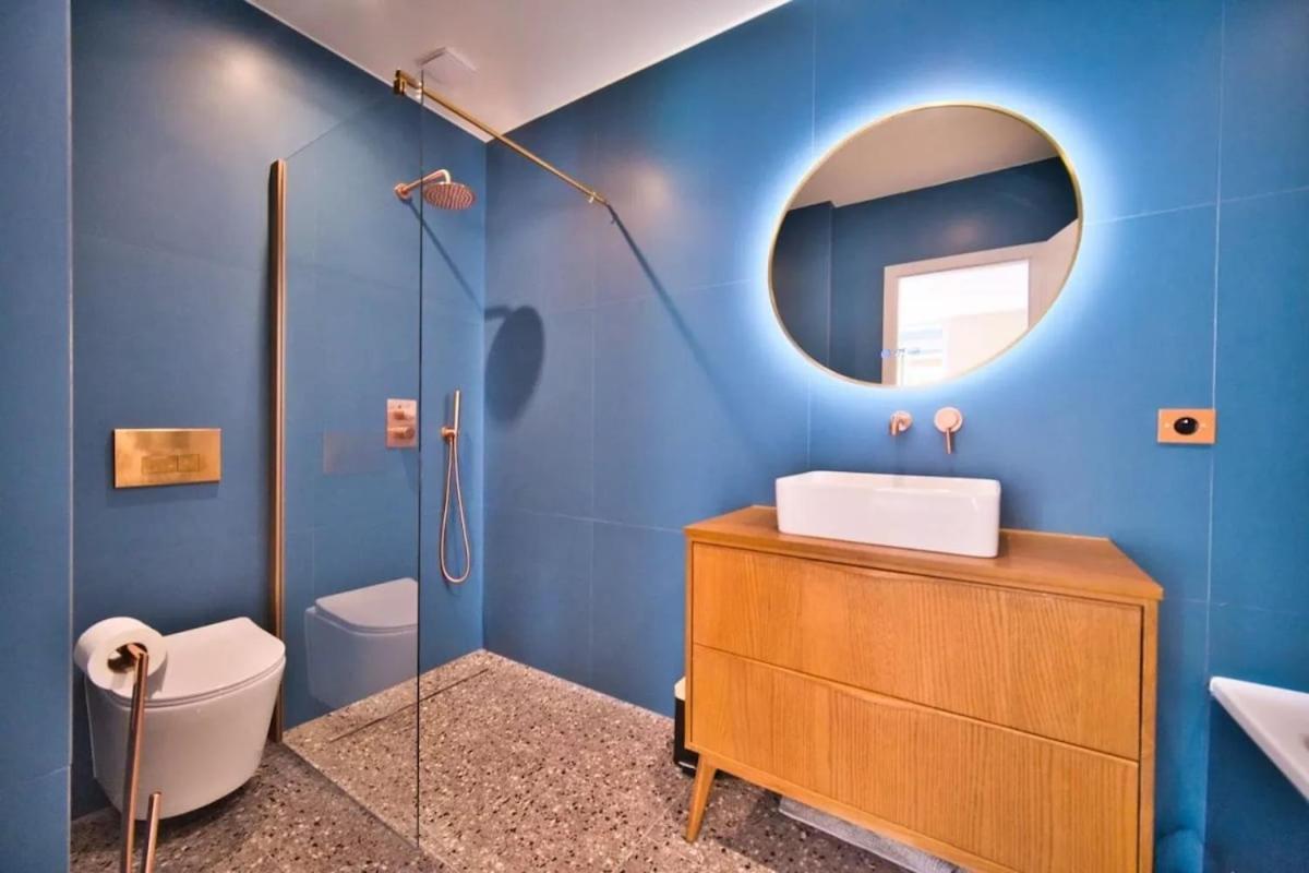 Port Of - Scooters Included *