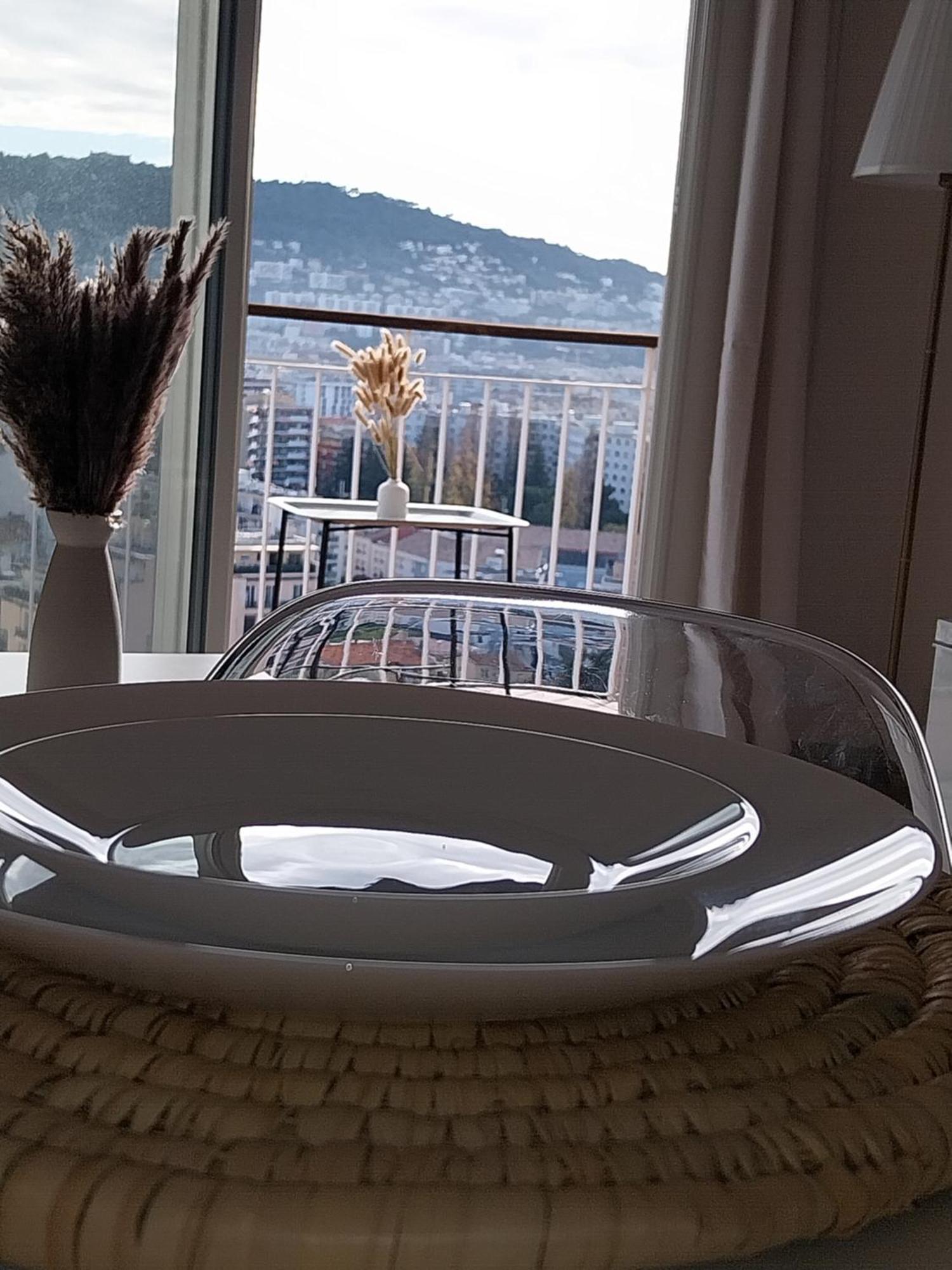 4 Pieces Avec Vue Et Stationnement Prive A Apartment *