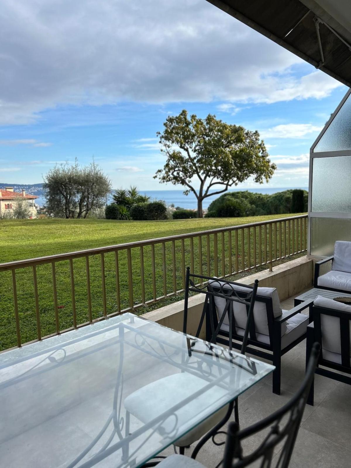 Le Grand Soleil Apartment *