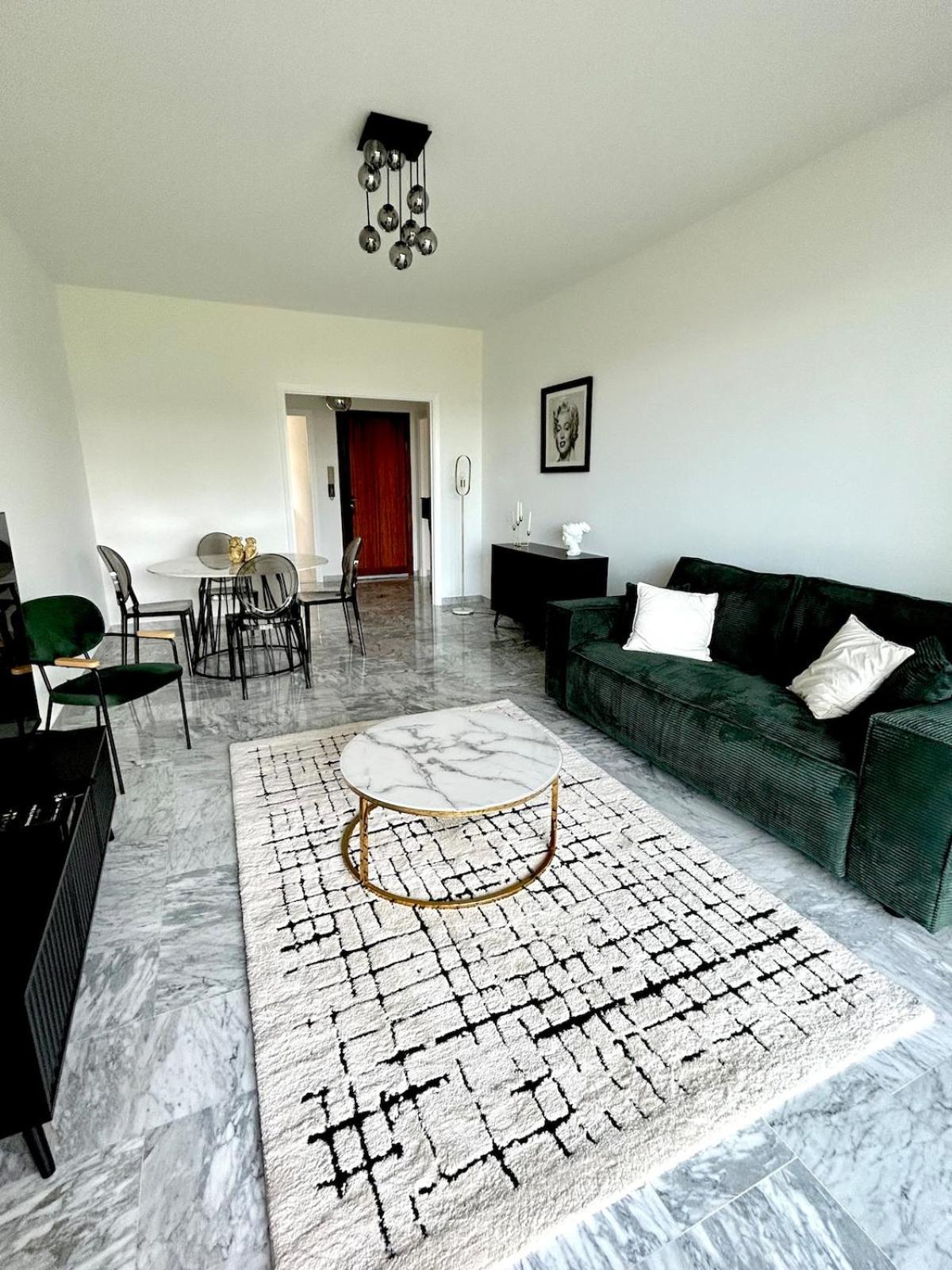 Le Grand Soleil Apartment *